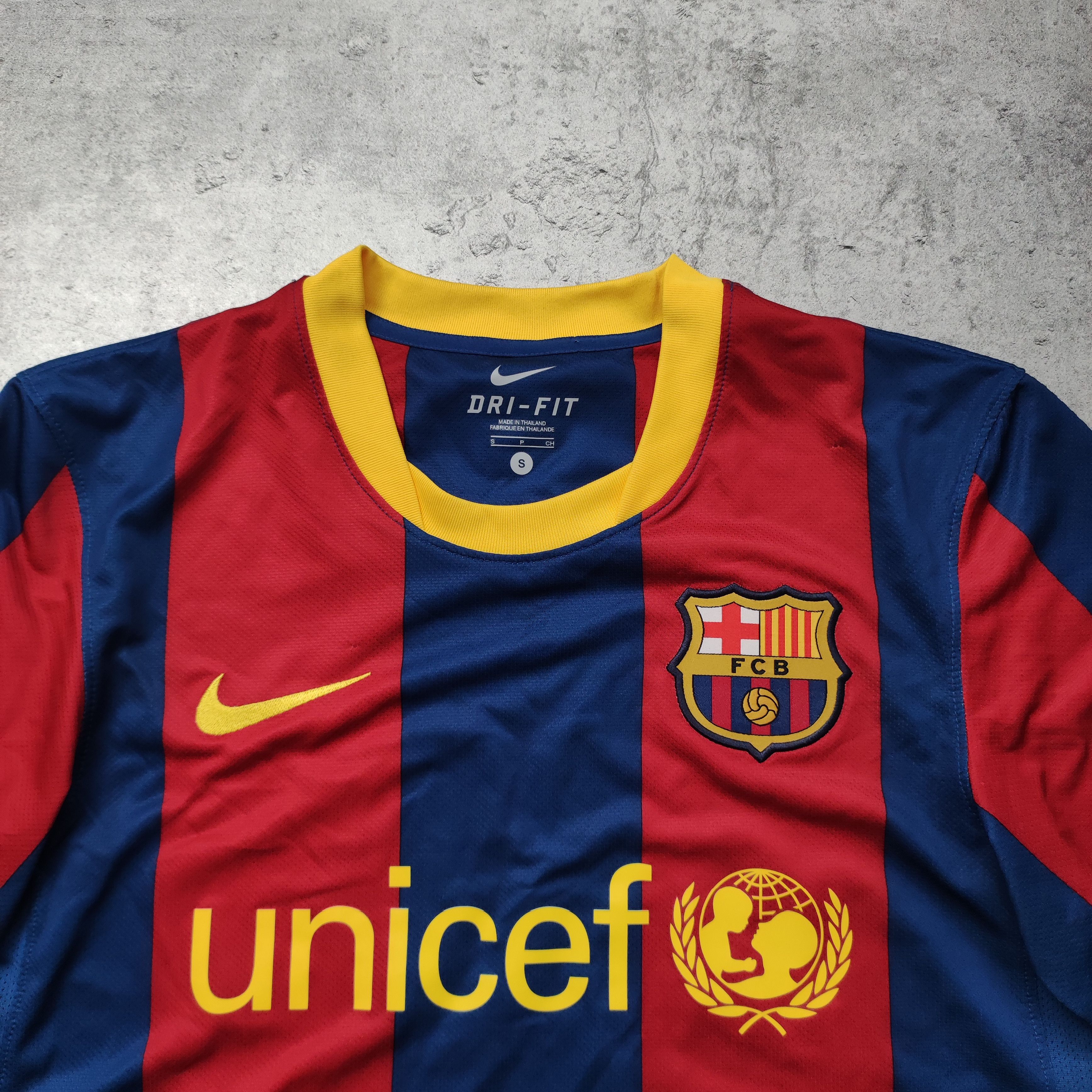 Other RARE 2010 FC Barcelona x Nike Football Home Jersey Size US S / EU 44-46 / 1 - 5 Thumbnail