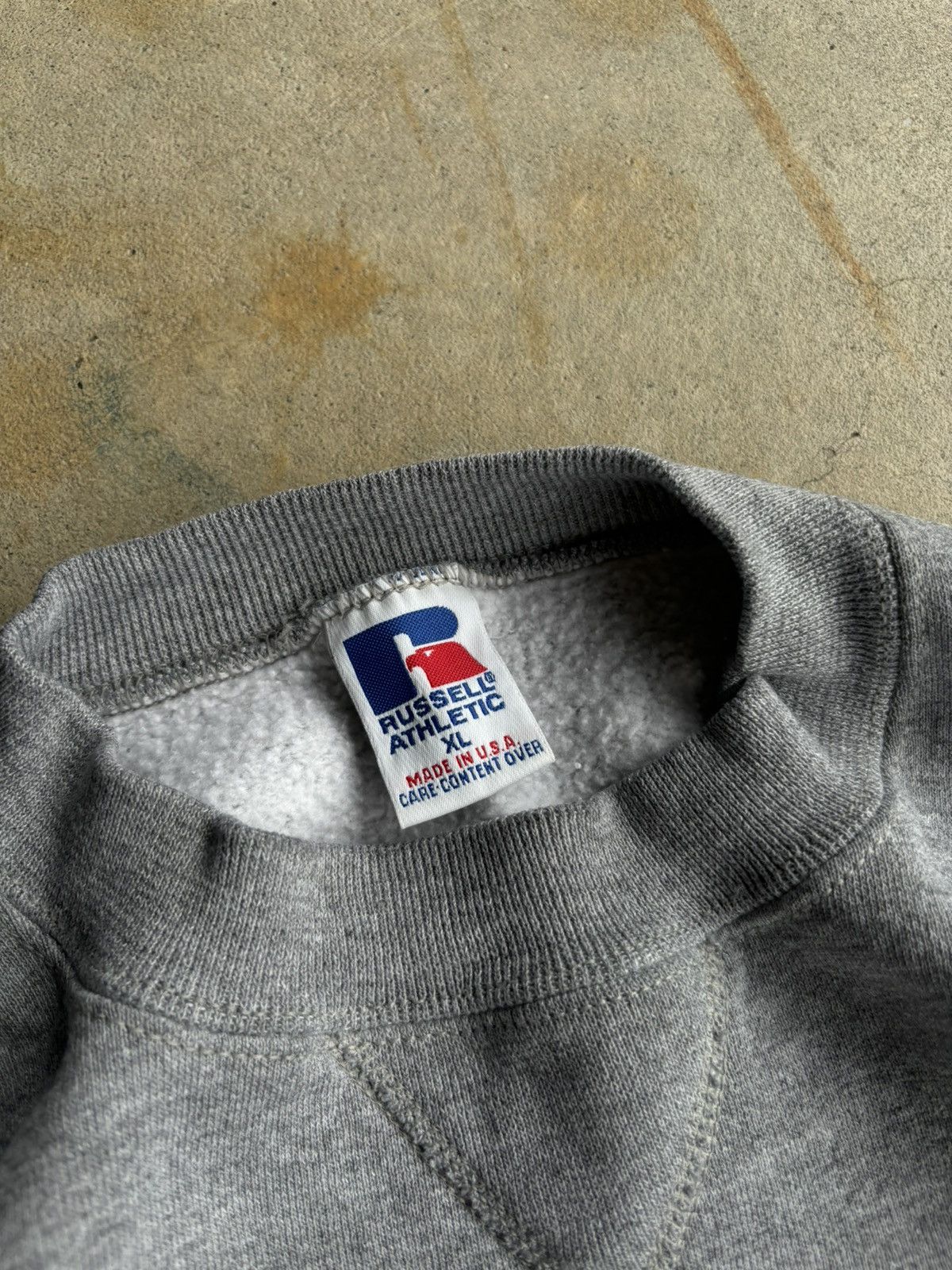 Russell Athletic × Vintage Crazy 90s Russell Athletic Heather Grey Boxy Fit Sweater Size US XL / EU 56 / 4 - 5 Thumbnail