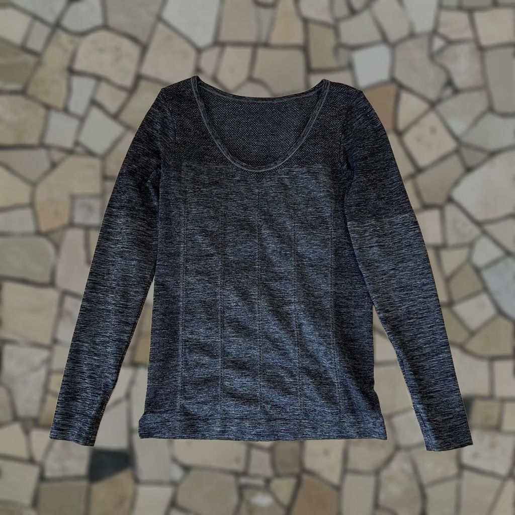 Fabletics Fabletics Delta Seamless Long Sleeve Top Women’s M Gray Slim Breathable Moisture Wicking Gym Yoga Running Shirt/L/S Top Size M / US 6-8 / IT 42-44 - 1 Thumbnail