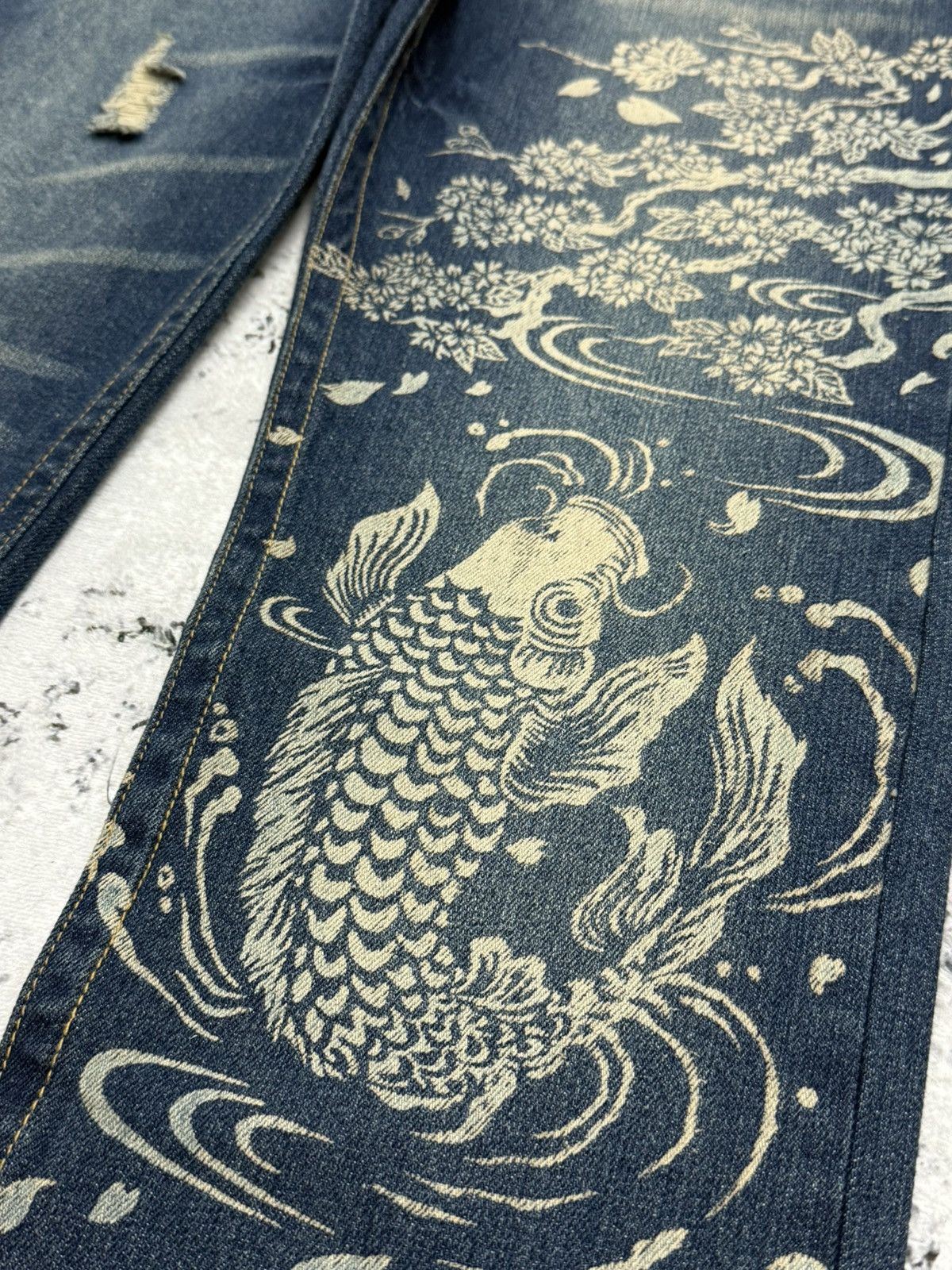 Karakuri Tamashii Karakuri Tamashii Koi Fish Printed Denim Jeans Sukajan Style Size US 32 / EU 48 - 9 Thumbnail