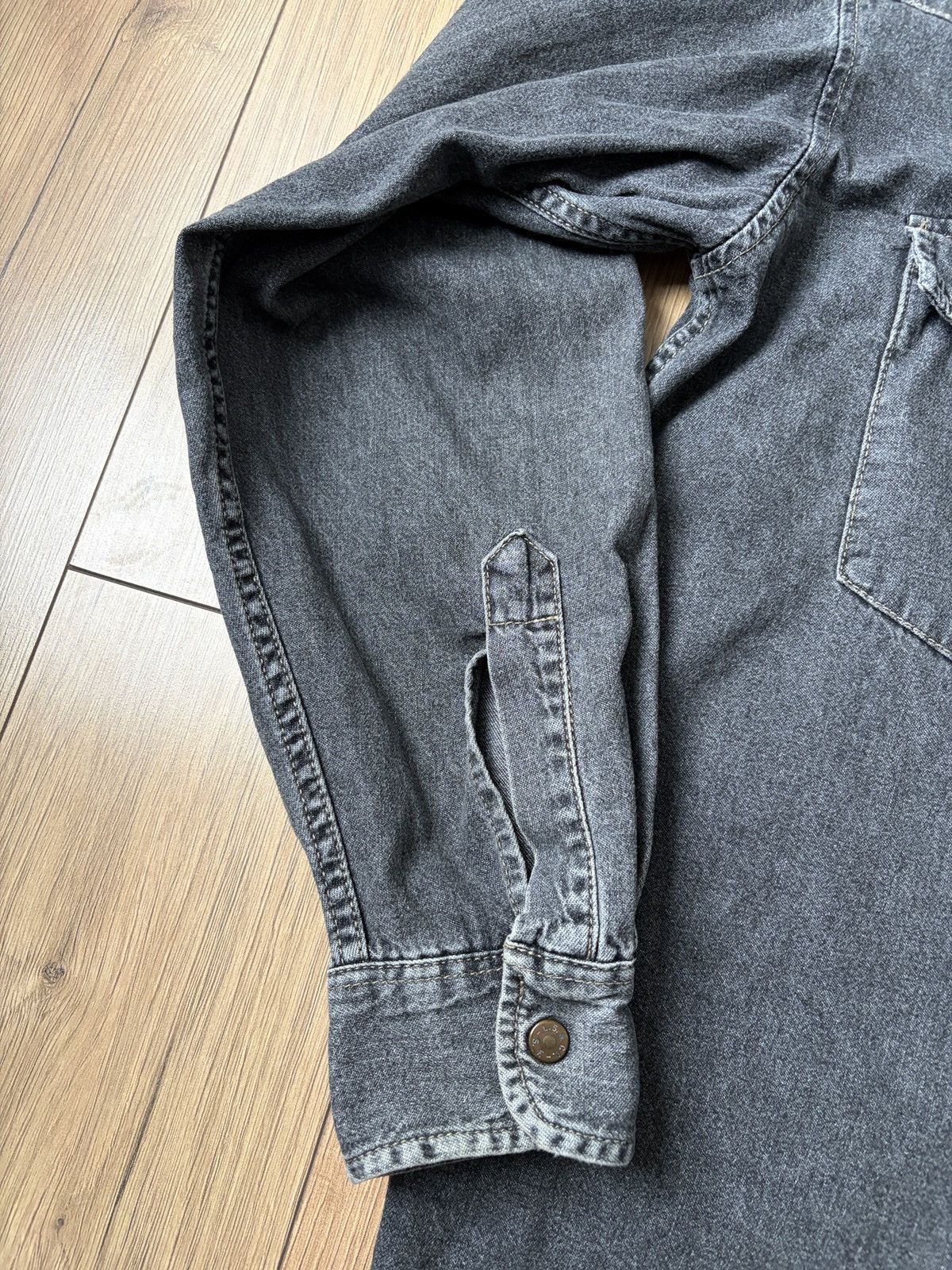 Levi's Vintage Clothing Levis Vintage Gray Heavy Denim Jeans Shirt Size US M / EU 48-50 / 2 - 9 Thumbnail