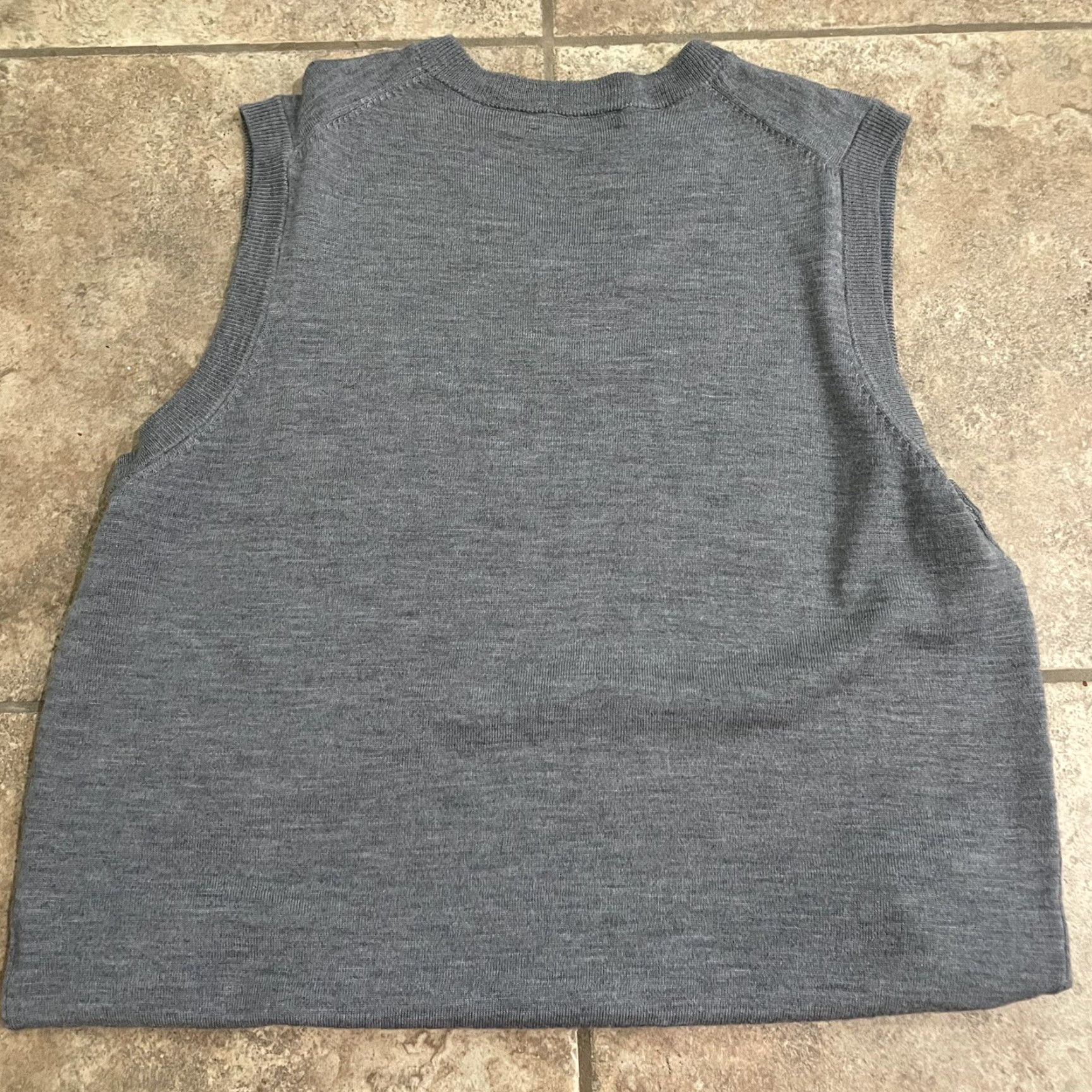 Hart Schaffner Marx Hart Schaffner Marx vest Mens XL V-Neck Merino wool Gray Extra Fine Merino Wool Vest Mens XL Gray V-Neck Wool Hart Schaffner Marx Size US XL / EU 56 / 4 - 5 Thumbnail