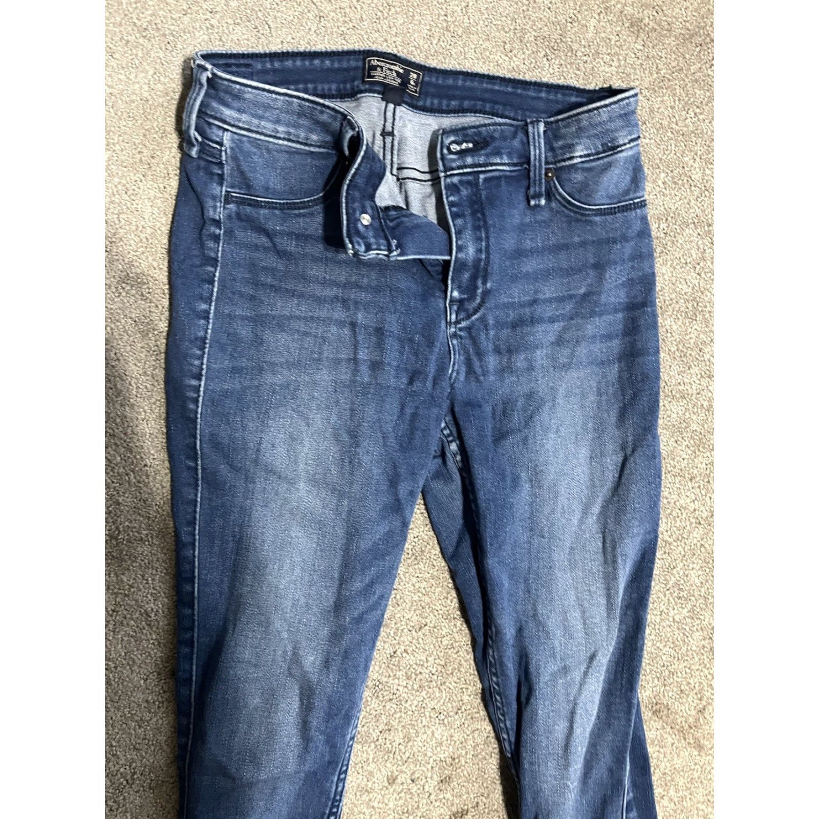 Abercrombie & Fitch Abercrombie & Fitch Jeans Womens 6 Skinny Blue 28 Inseam 28 A&F Super Skinny Denim Cotton Dark Solid Pockets Modern Classic American Size 28" / US 6 / IT 42 - 4 Thumbnail