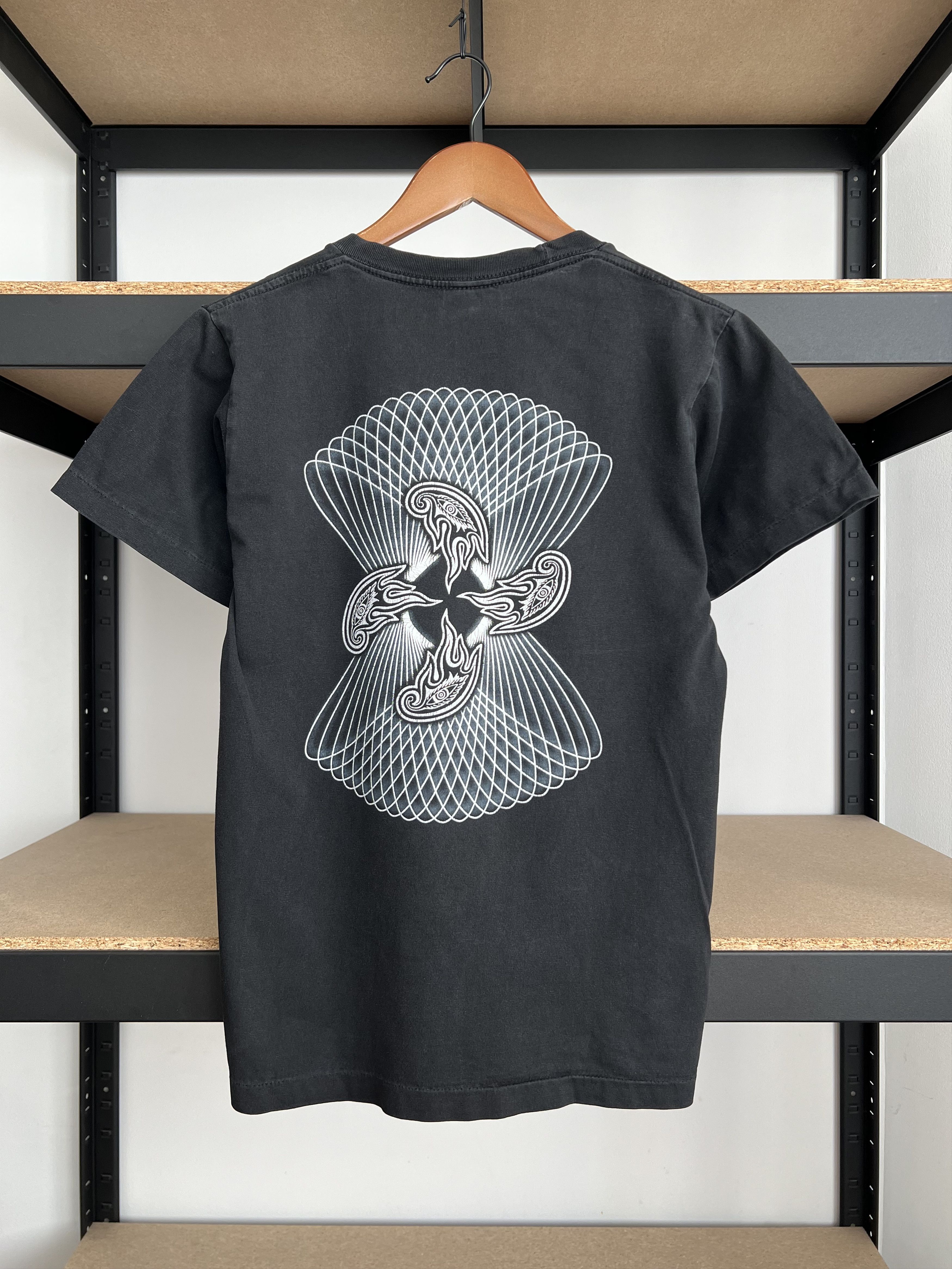 Band Tees Vintage 2004 Tool Rock Band Hypnosis Flame Black T-shirt Size US S / EU 44-46 / 1 - 1 Thumbnail