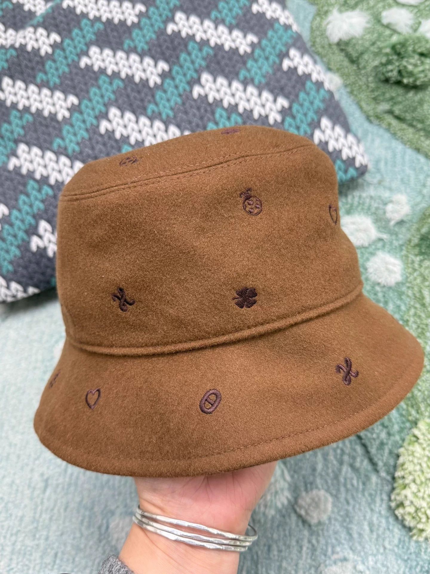 Hermes Hermes Khaki Embroidered Cashmere Fisherman Hat 57 Size ONE SIZE - 1 Thumbnail