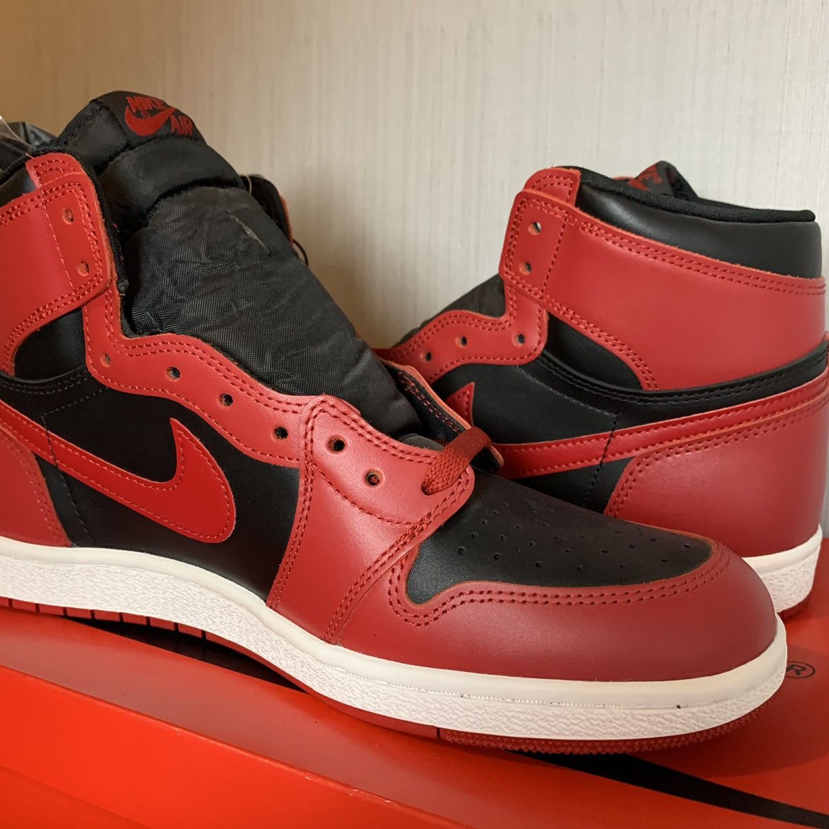 Jordan Brand Jordan 1 Retro High 85 Varsity Red Size US 11 / EU 44 - 16 Thumbnail