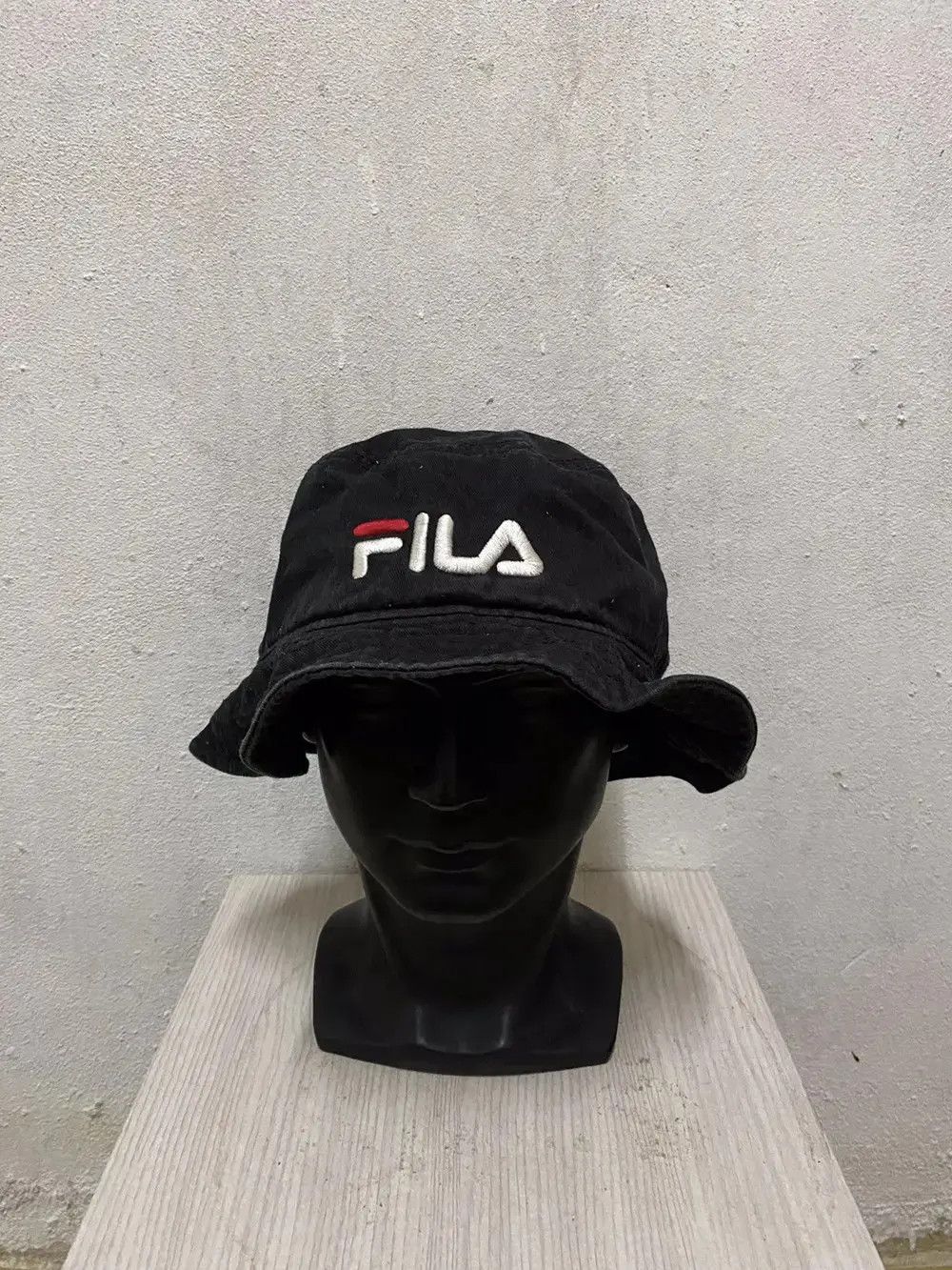 Fila Vintage Fila Small Logo Bucket Hat Size ONE SIZE - 2 Thumbnail