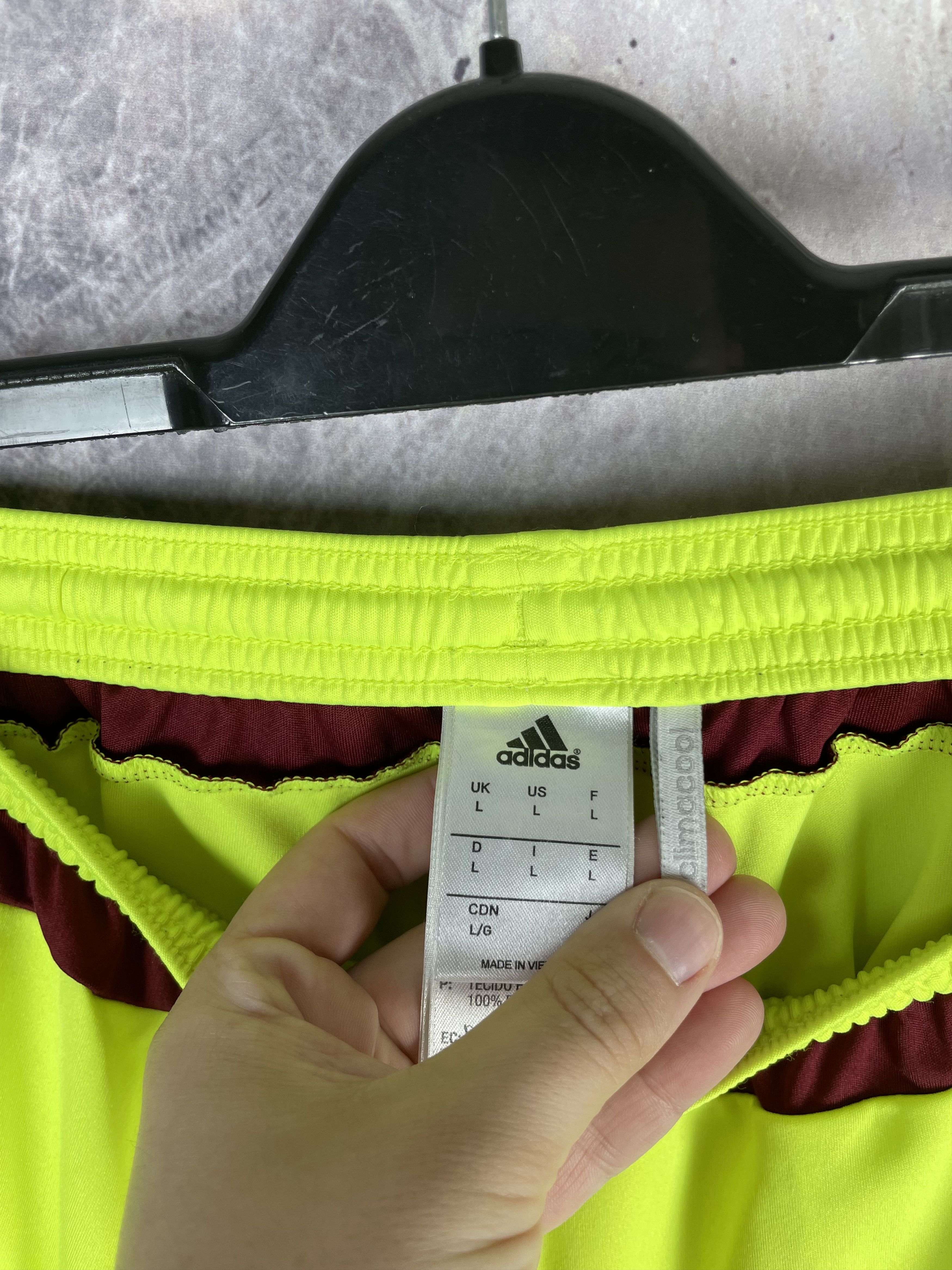 Adidas Adidas Vintage Mens Shorts Size US 34 / EU 50 - 5 Thumbnail