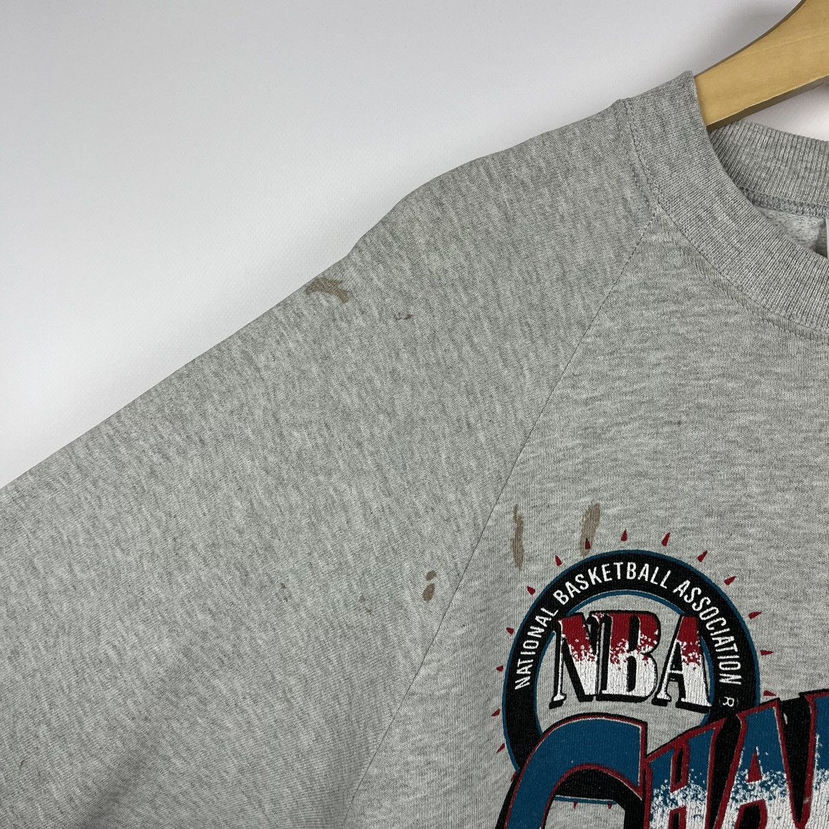 NBA Vintage Charlotte Hornets NBA big logo sweatshirt 90’s Size US XL / EU 56 / 4 - 8 Thumbnail