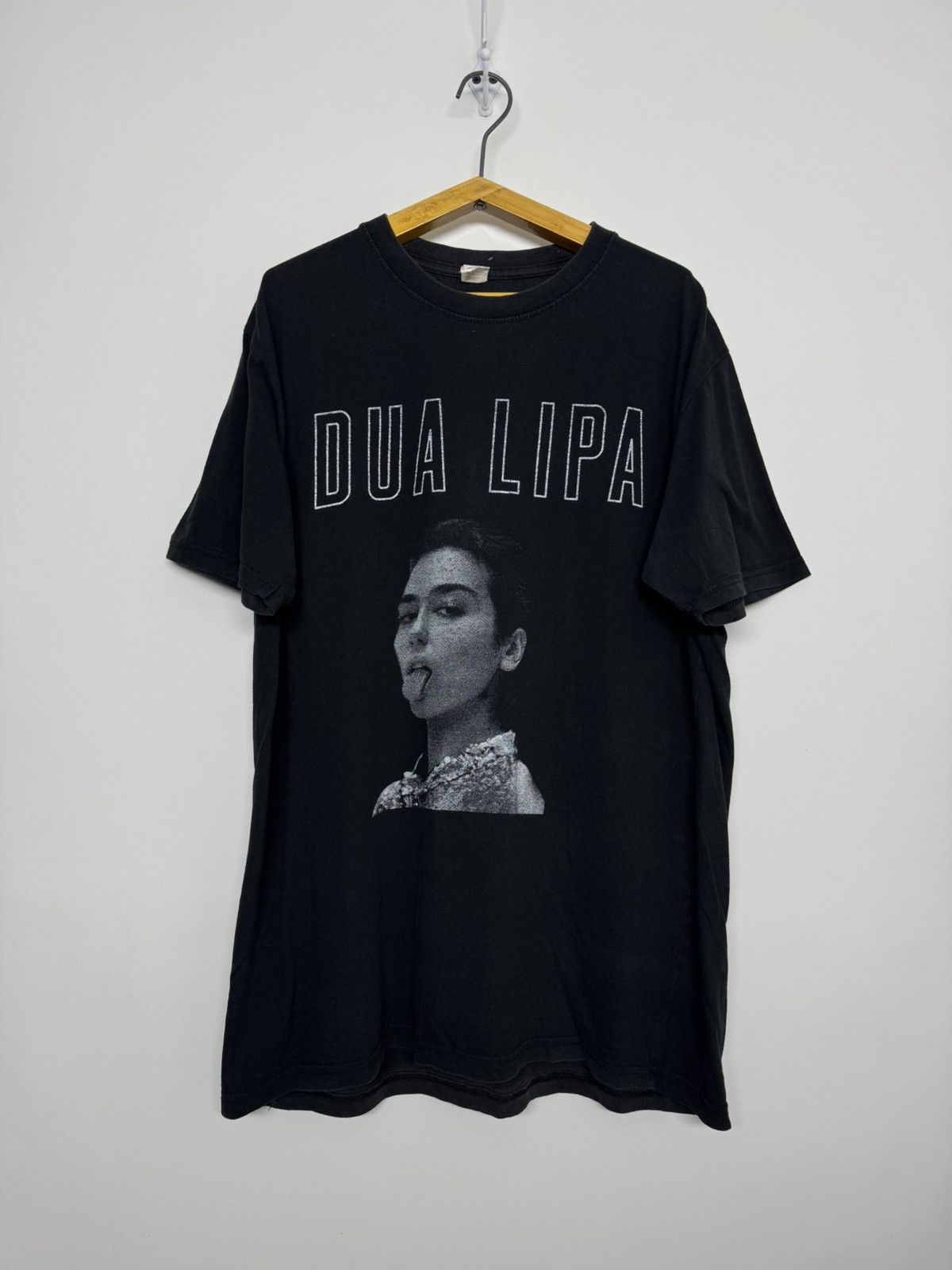 Vintage Dua Lipa Black T Shirt Ladies Size US XL / EU 56 / 4 - 2 Thumbnail