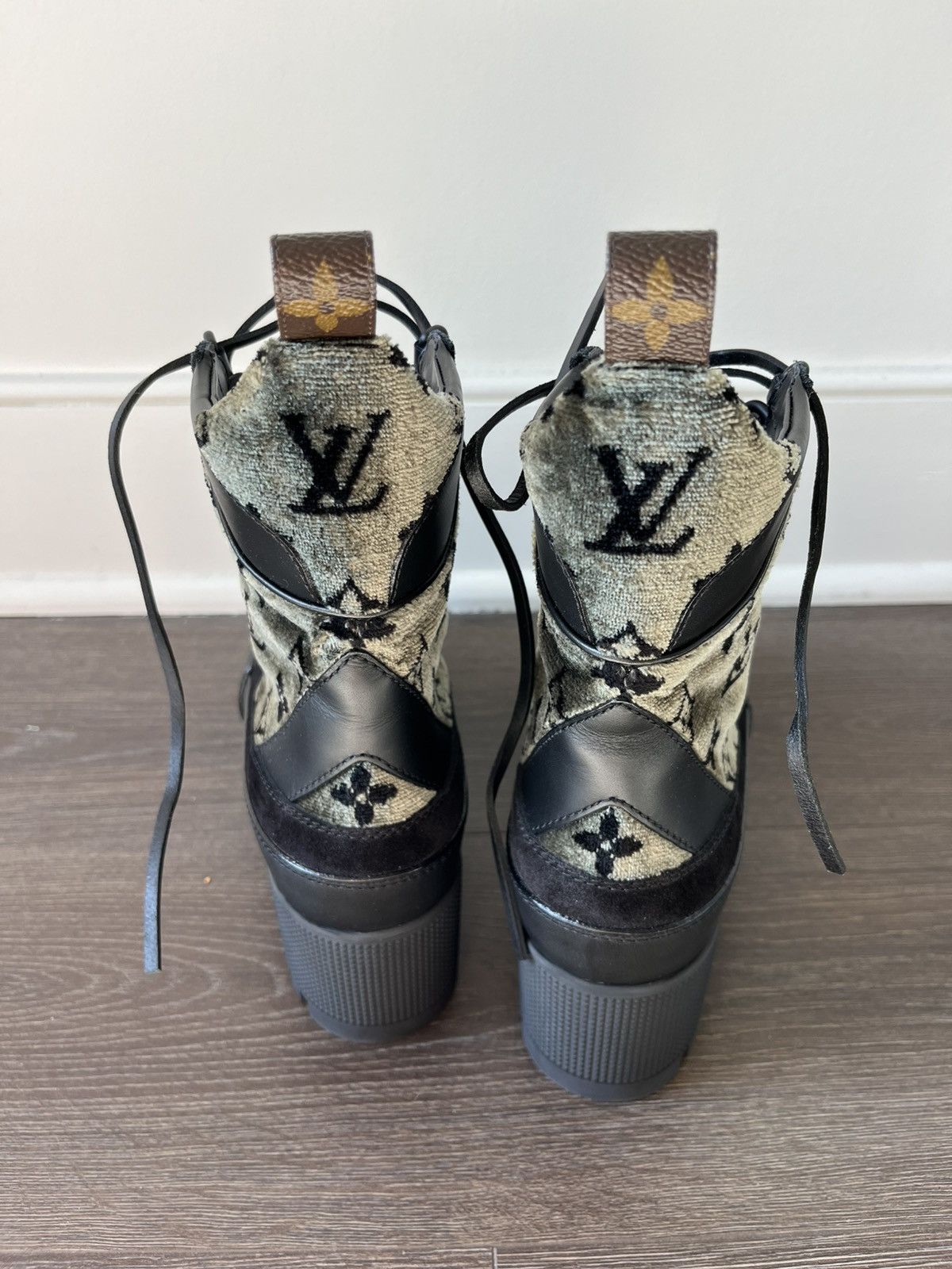 Louis Vuitton Louis Vuitton Laureate Platform Desert Boots Size US 7 / IT 37 - 6 Thumbnail