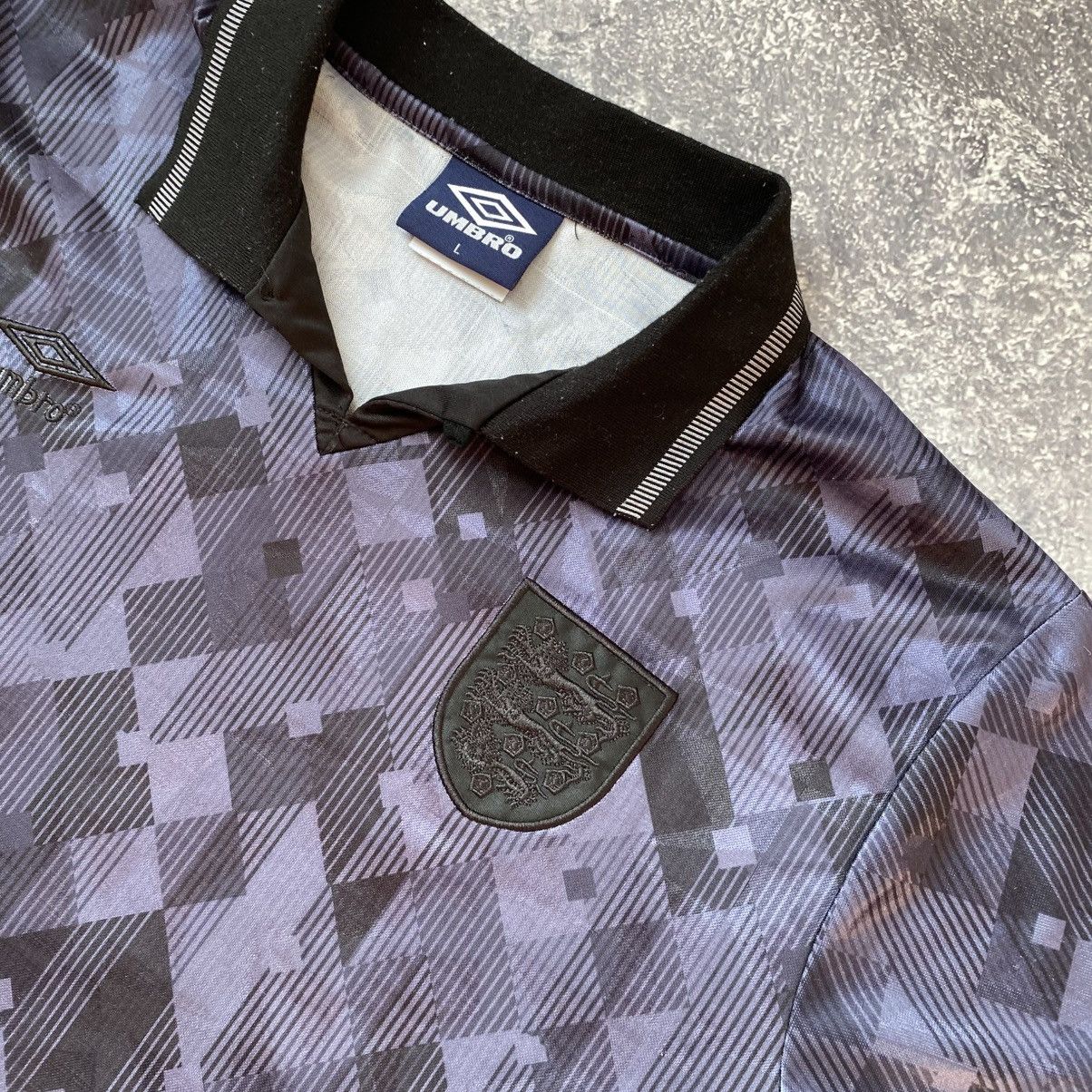 Other Vintage Umbro England 1990 Graphic soccer jersey Size US L / EU 52-54 / 3 - 3 Thumbnail