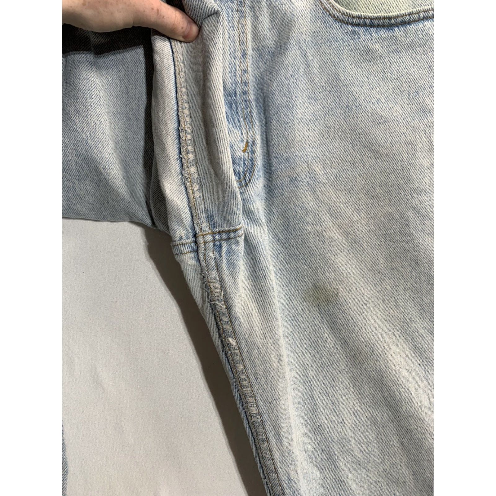 Levi's VINTAGE Levi's 540 Jeans Mens 32x32 Blue Denim Relaxed Fit Tapered Leg USA Made Size US 32 / EU 48 - 6 Thumbnail