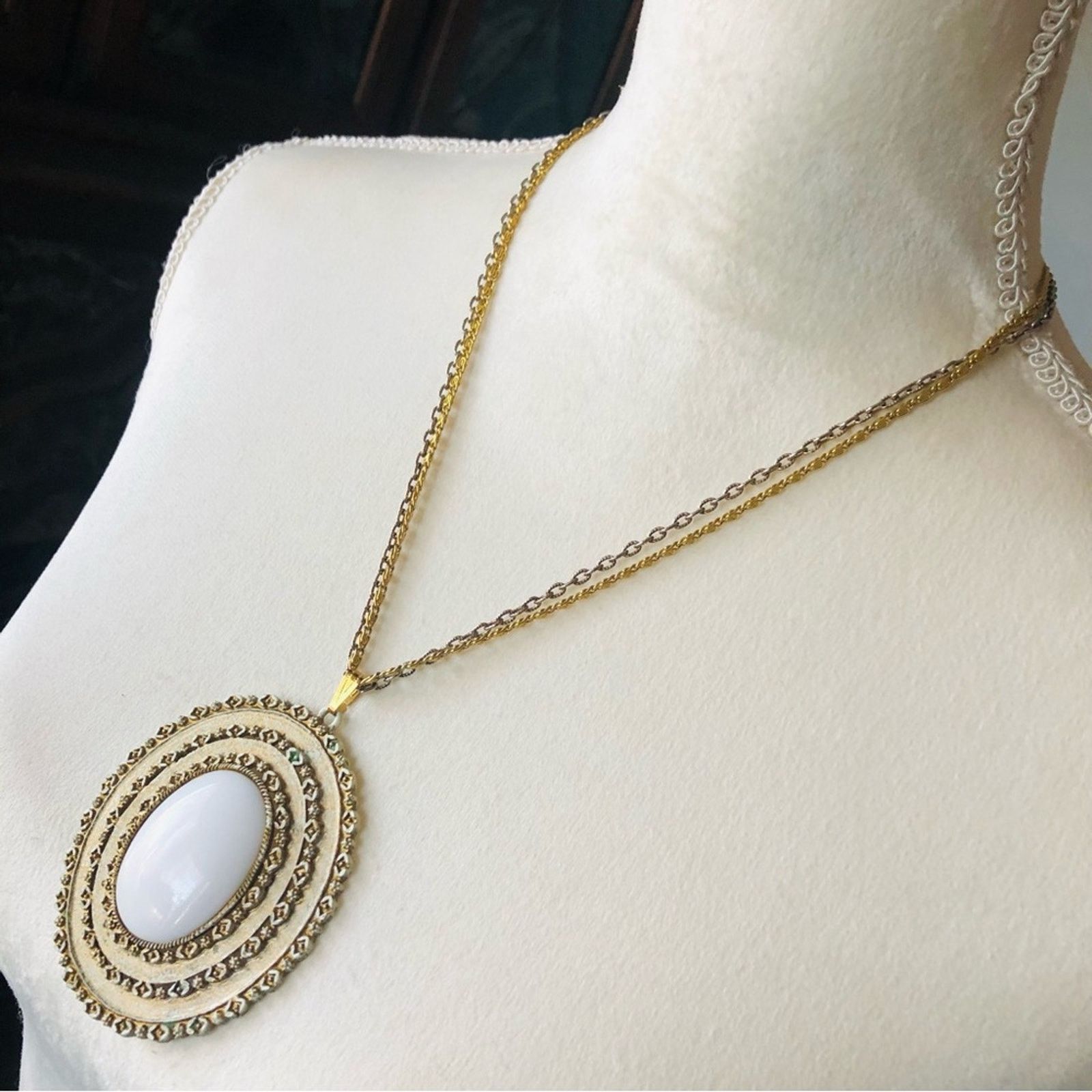 Vintage Vintage 60s Florenza large white cabochon filigree necklace Size ONE SIZE - 5 Thumbnail