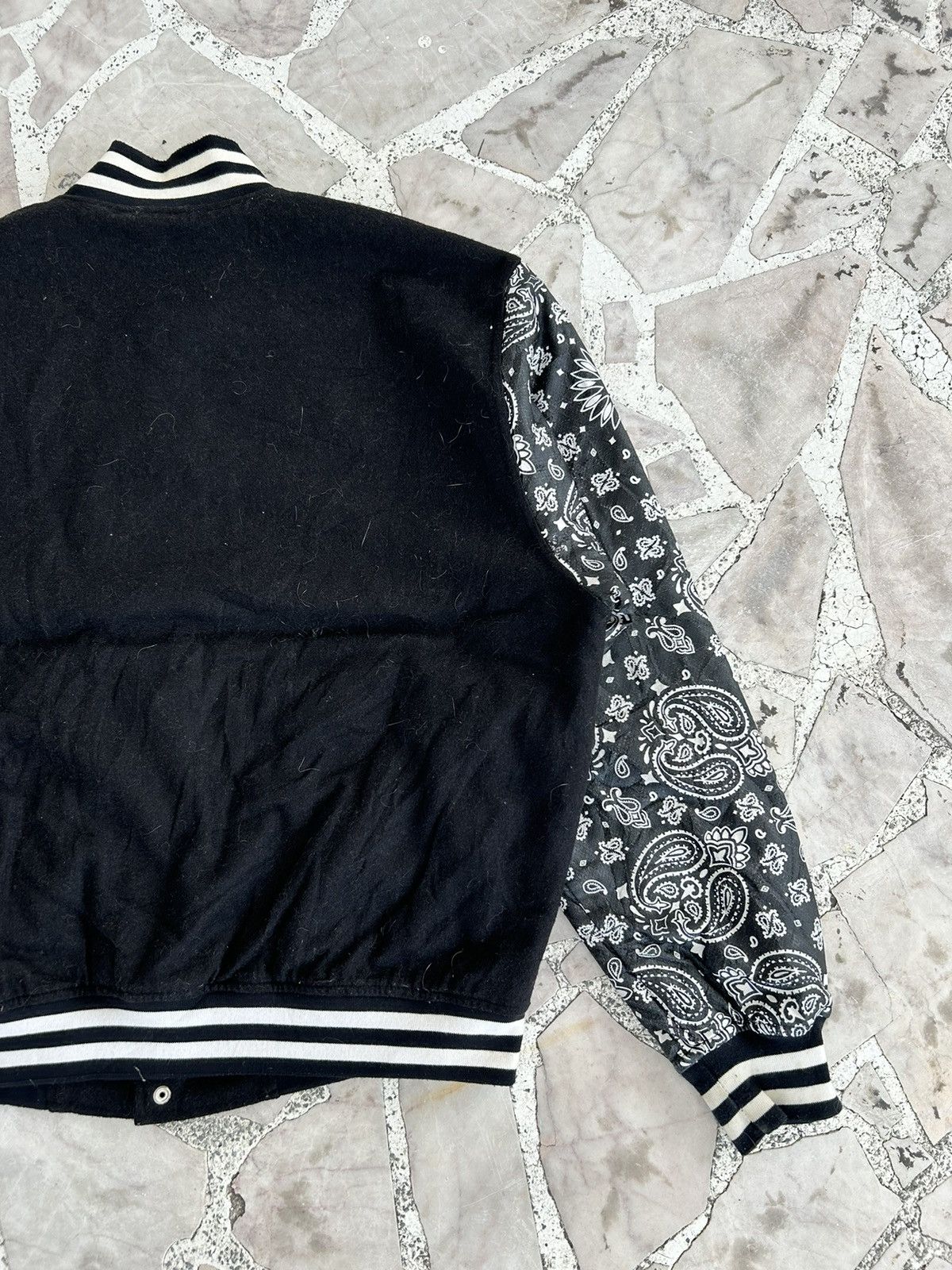 Japanese Brand Leather paisley bomber jacket y2k Size US L / EU 52-54 / 3 - 9 Thumbnail