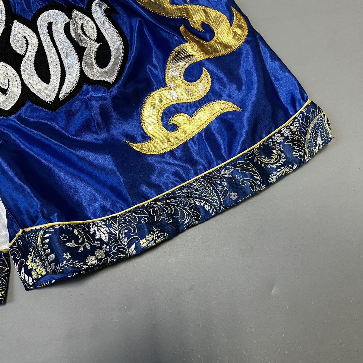 Japanese Brand × Vintage Vintage Muay Thai Boxing Shorts Size US 34 / EU 50 - 7 Thumbnail