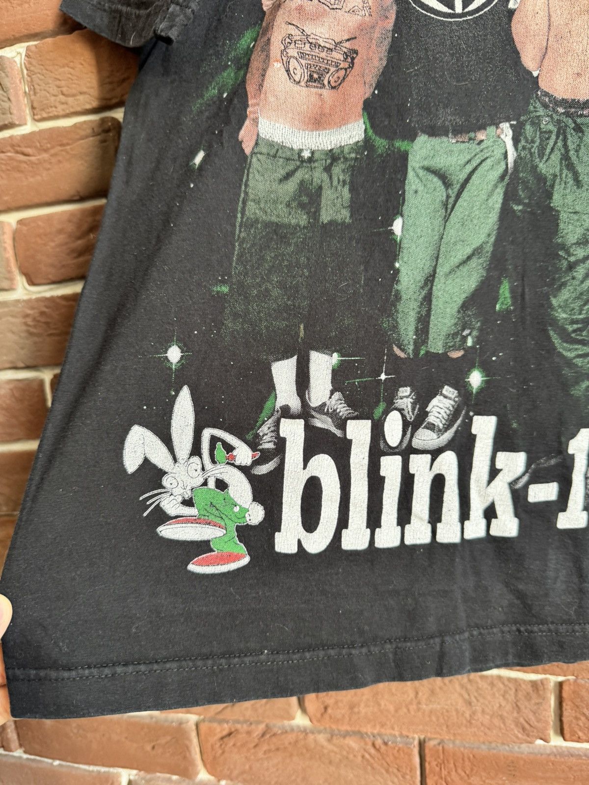 Band Tees Rare Vintage 00s Y2K Blink 182 Crappy Rock Band Tshirt Size US M / EU 48-50 / 2 - 3 Thumbnail