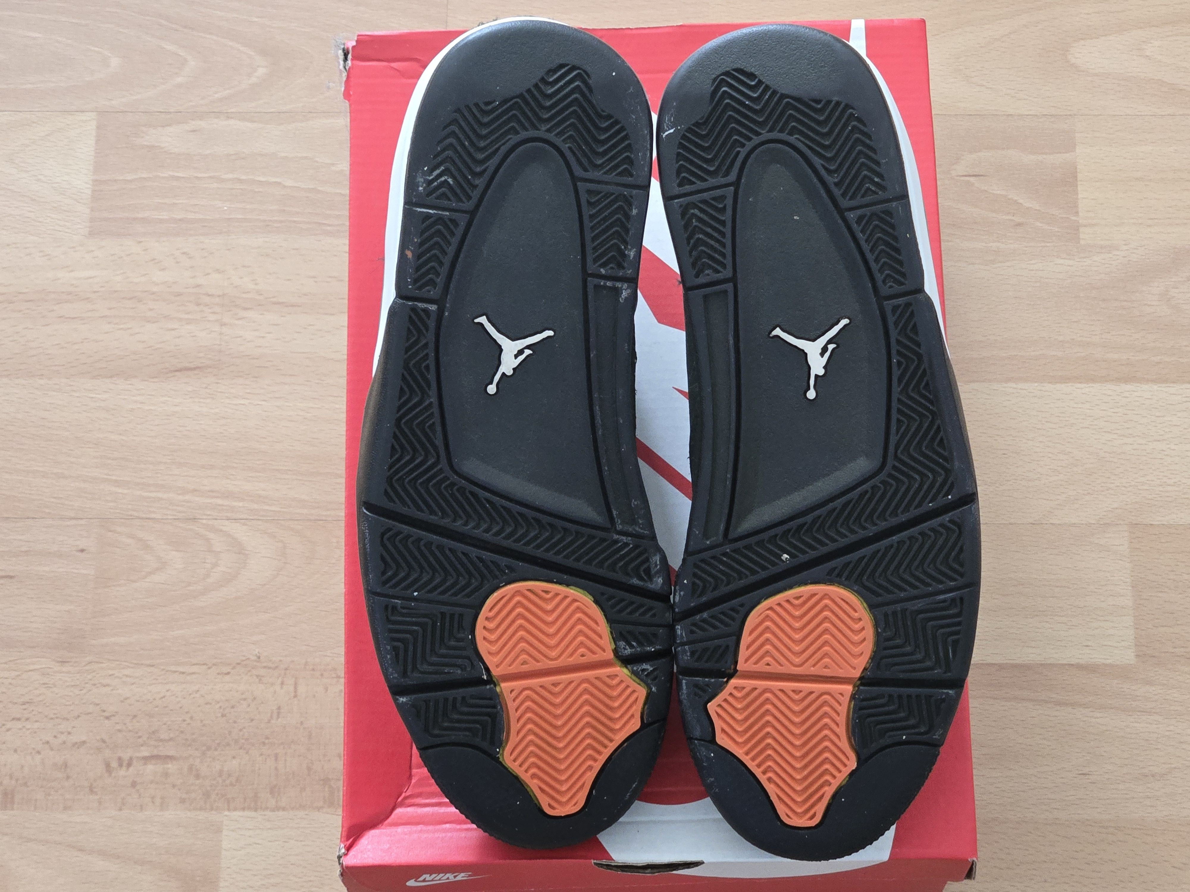 Nike Air Jordan 4 Retro Thunder Custom Undefeated Sz 9.5 Size US 9.5 / EU 42-43 - 6 Thumbnail