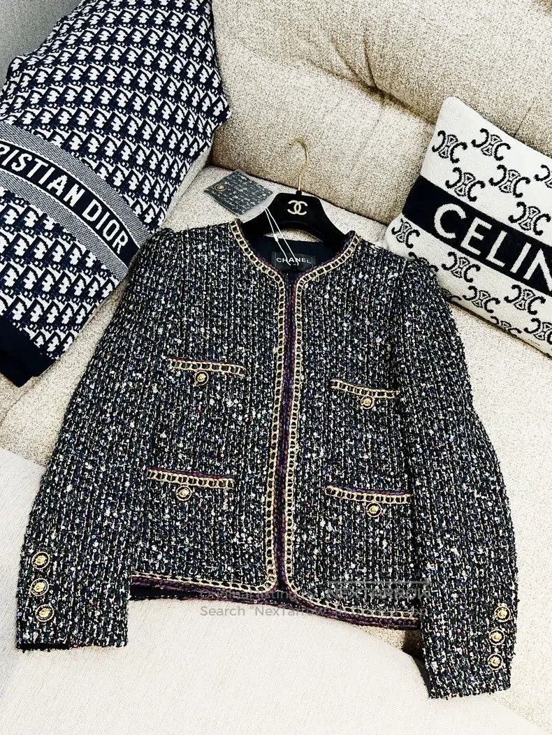 Chanel Chanel 21A Castle Series Black Mixed Colour Tweed Round-ne Size XS / US 0-2 / IT 36-38 - 4 Thumbnail