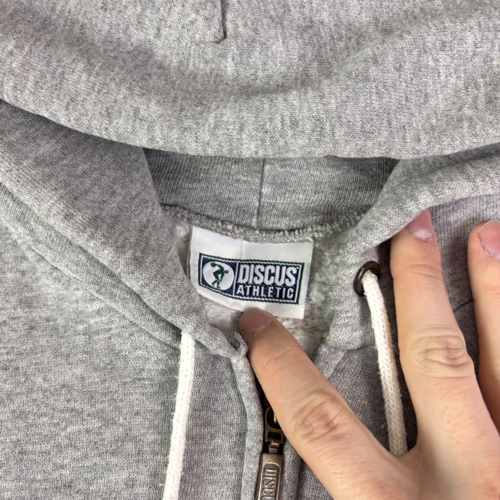 Vintage VINTAGE Discus Athletic Full Zip Hoodie Sweatshirt Mens XL Grey 90s Hooded Zip Pockets Cotton Fleece Basketball Logo Size US XL / EU 56 / 4 - 3 Thumbnail