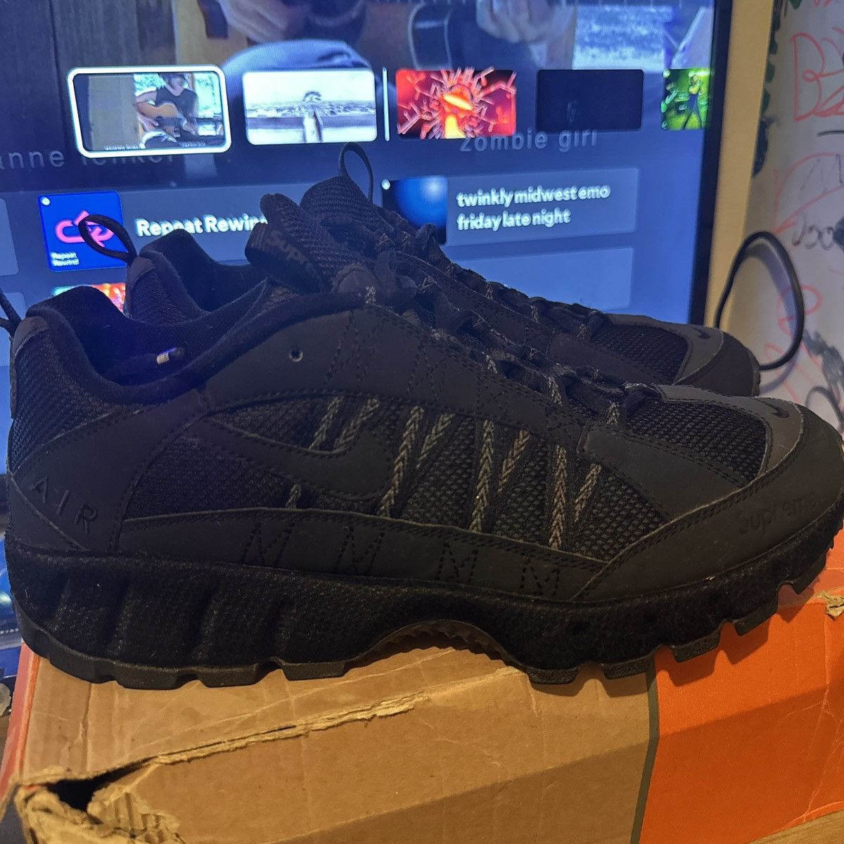 Nike × Supreme Nike Supreme Humara Black 10.5 Size US 10.5 / EU 43-44 - 3 Thumbnail