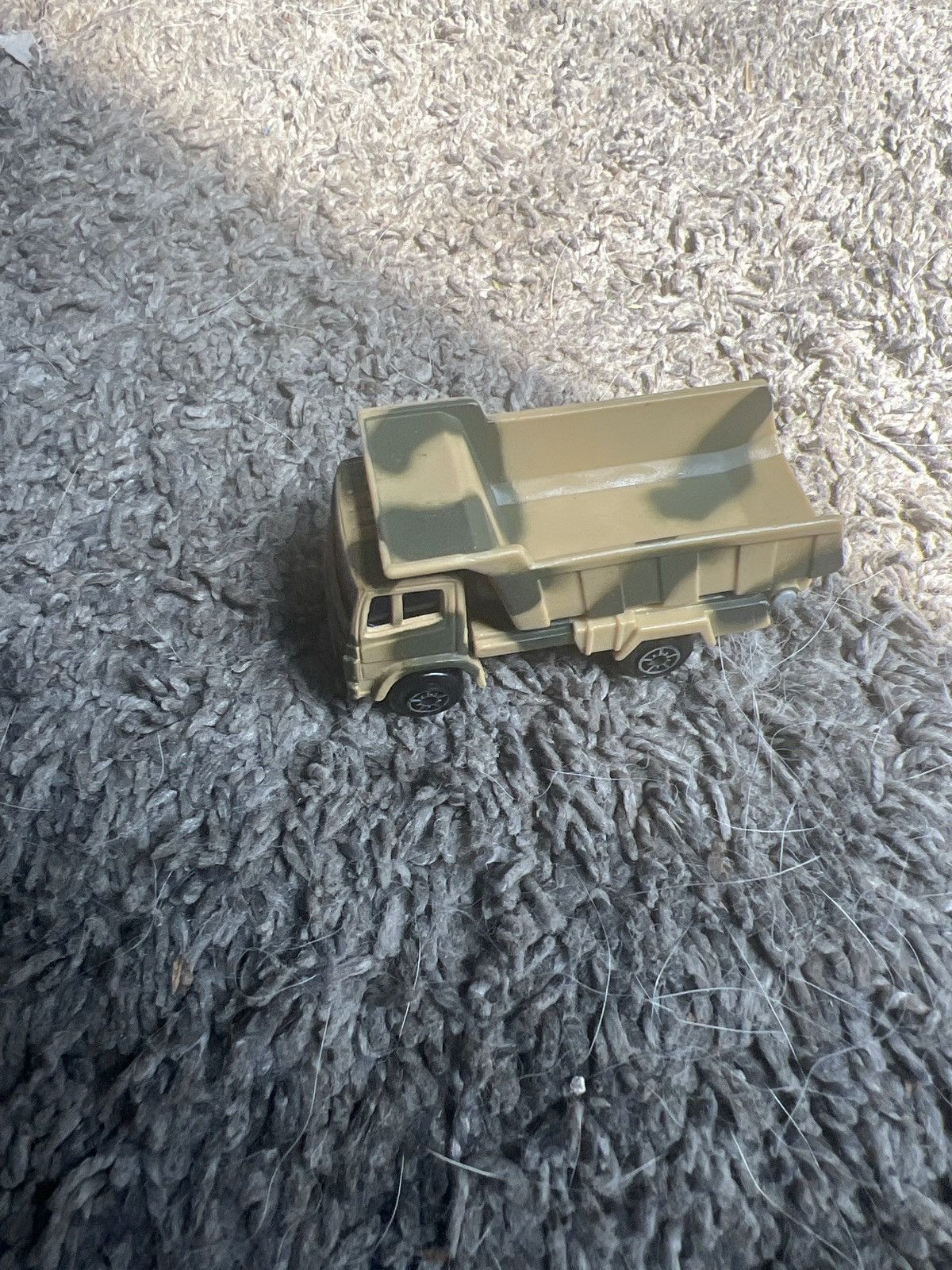 Hypebeast Maisto Sand Camouflage Dump Truck Size ONE SIZE - 1 Thumbnail