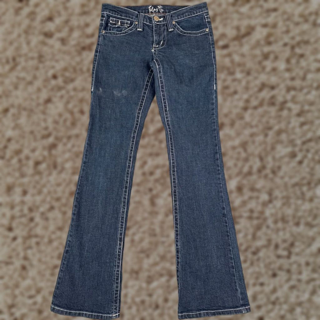 Mossimo Mossimo Jeans Juniors 9 Blue Denim Bootcut Low Rise 29x33 Dark Embroidered Logo 5-Pocket Design Vintage No Women Hippo... Size 30" / US 8 / IT 44 - 1 Thumbnail