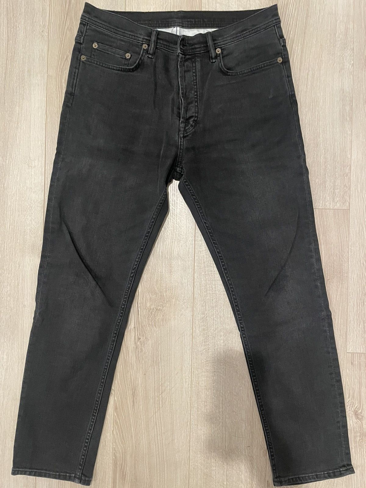 Acne Studios ブラック デニム RIVER USED BLACK ACNE STUDIOS】 スリムテーパードジーンズ(RIVER USED BLACK