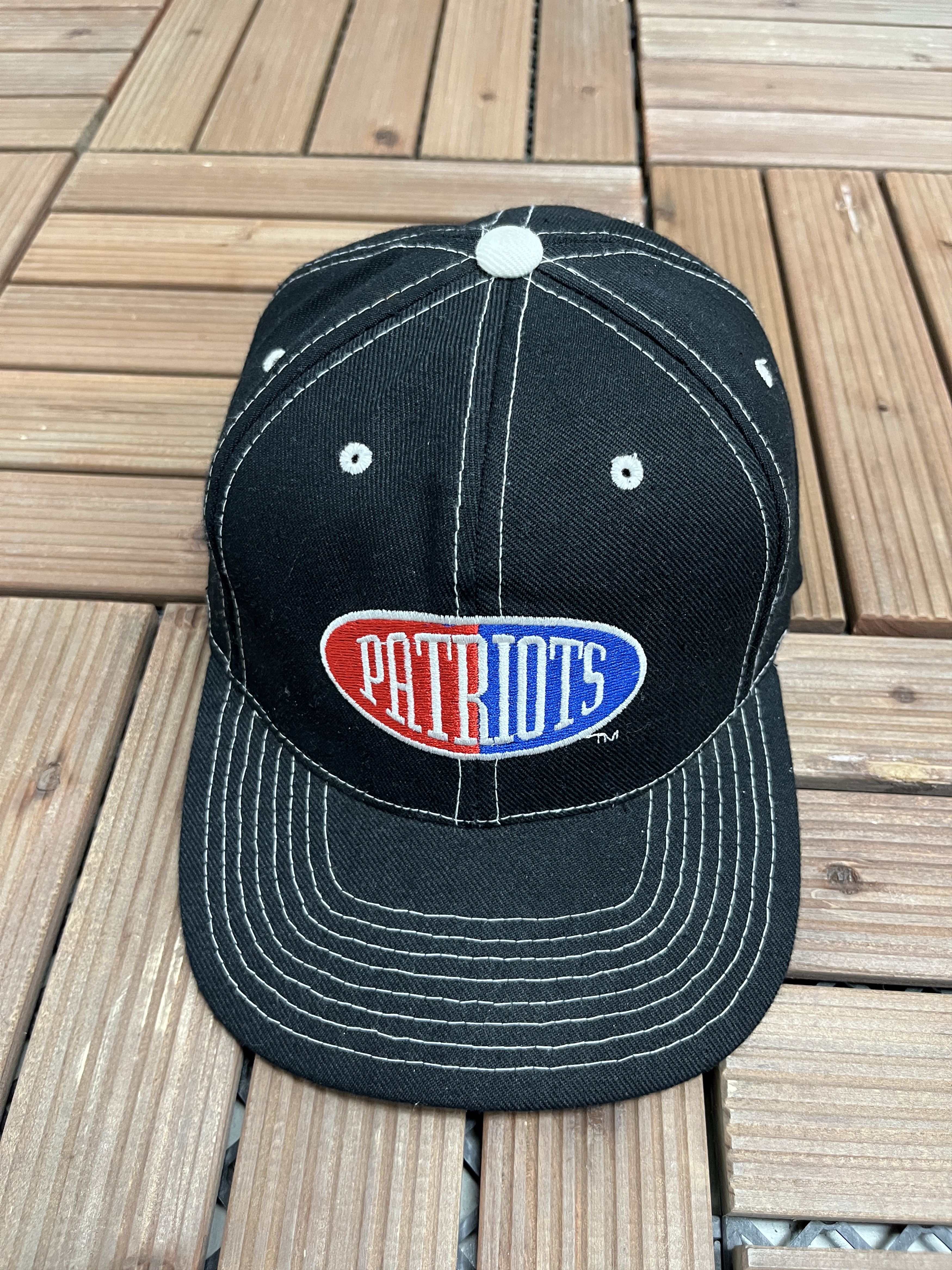 Vintage New England Patriots Embroidered Vintage Snap Back Hat Size ONE SIZE - 2 Thumbnail