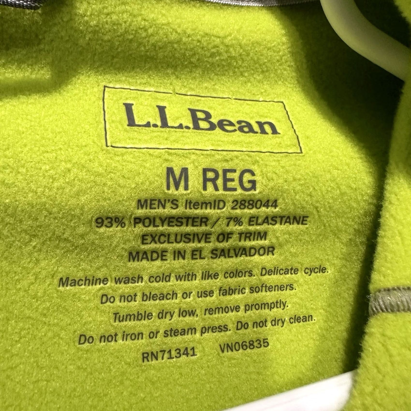 Vintage LL Bean Hoodie Mens Medium Neon Green 1/4 Zip Stretch EUC 288044 Size US M / EU 48-50 / 2 - 4 Thumbnail