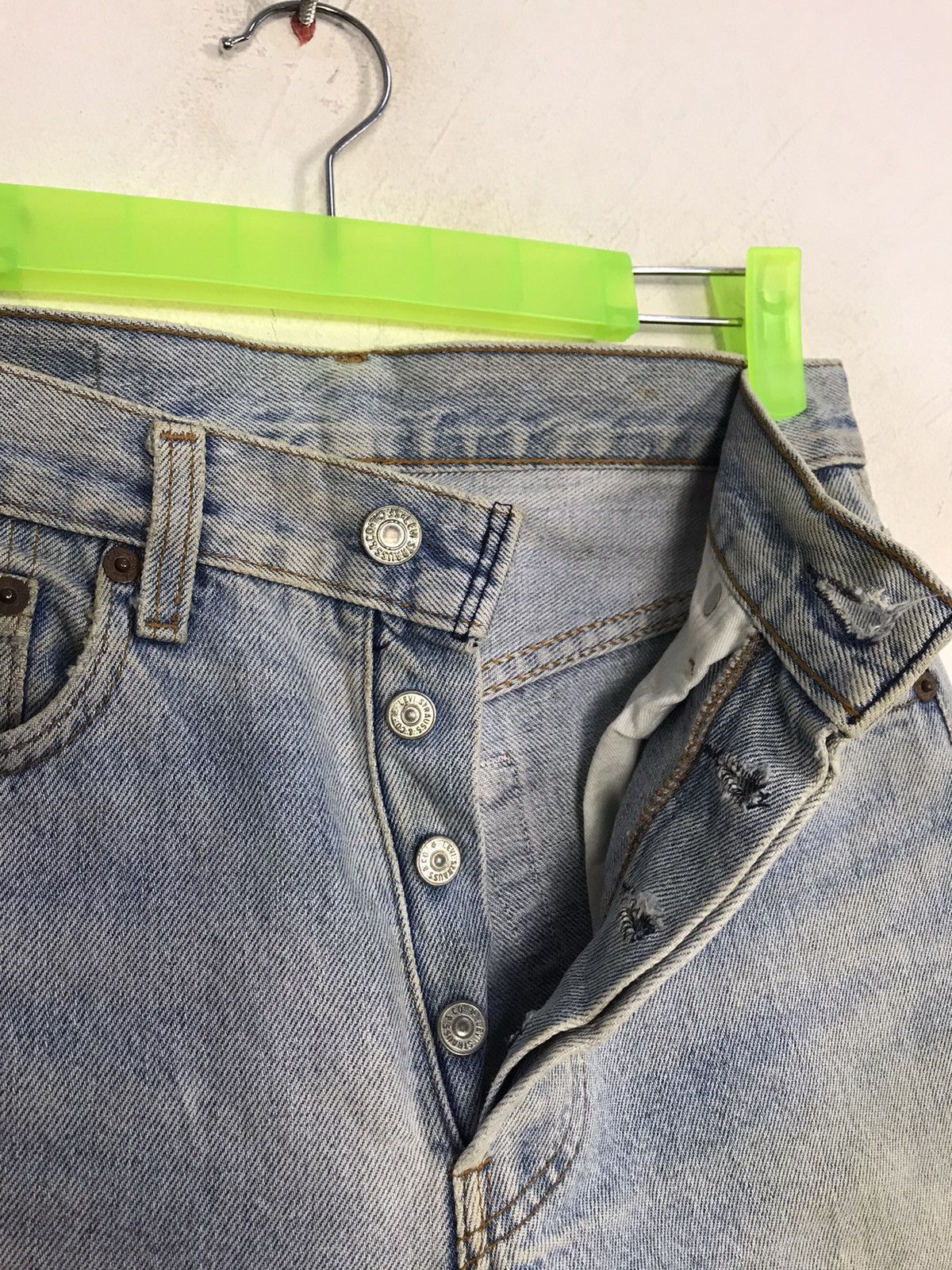 Levi's Levi's Strauss 501 Button Fly Jeans Pants Fits Size 26 27 Size US 27 - 5 Thumbnail