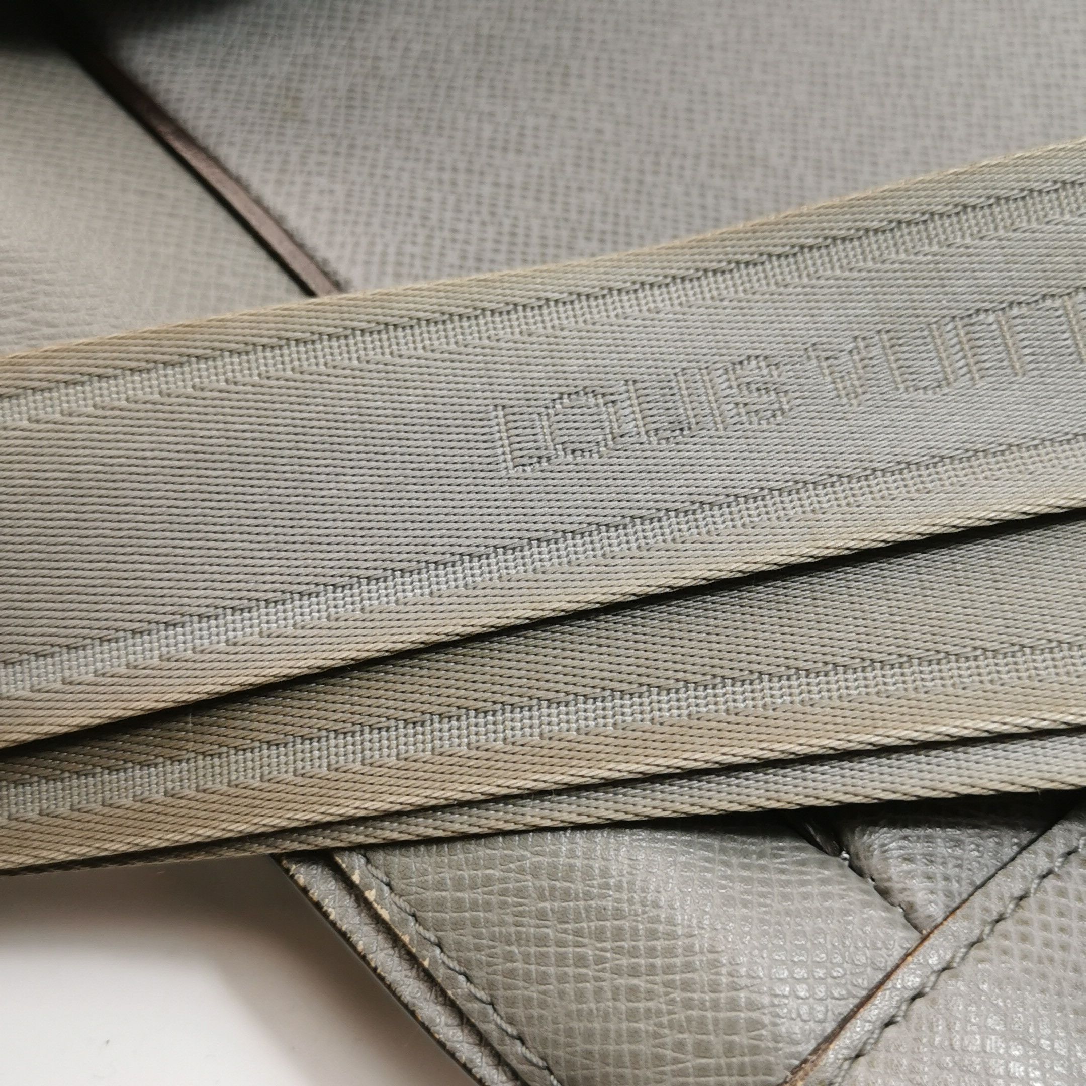 Louis Vuitton Louis Vuitton (LV) Cowhide Solid Color Crossbody Bag -y2506 Size ONE SIZE - 3 Thumbnail