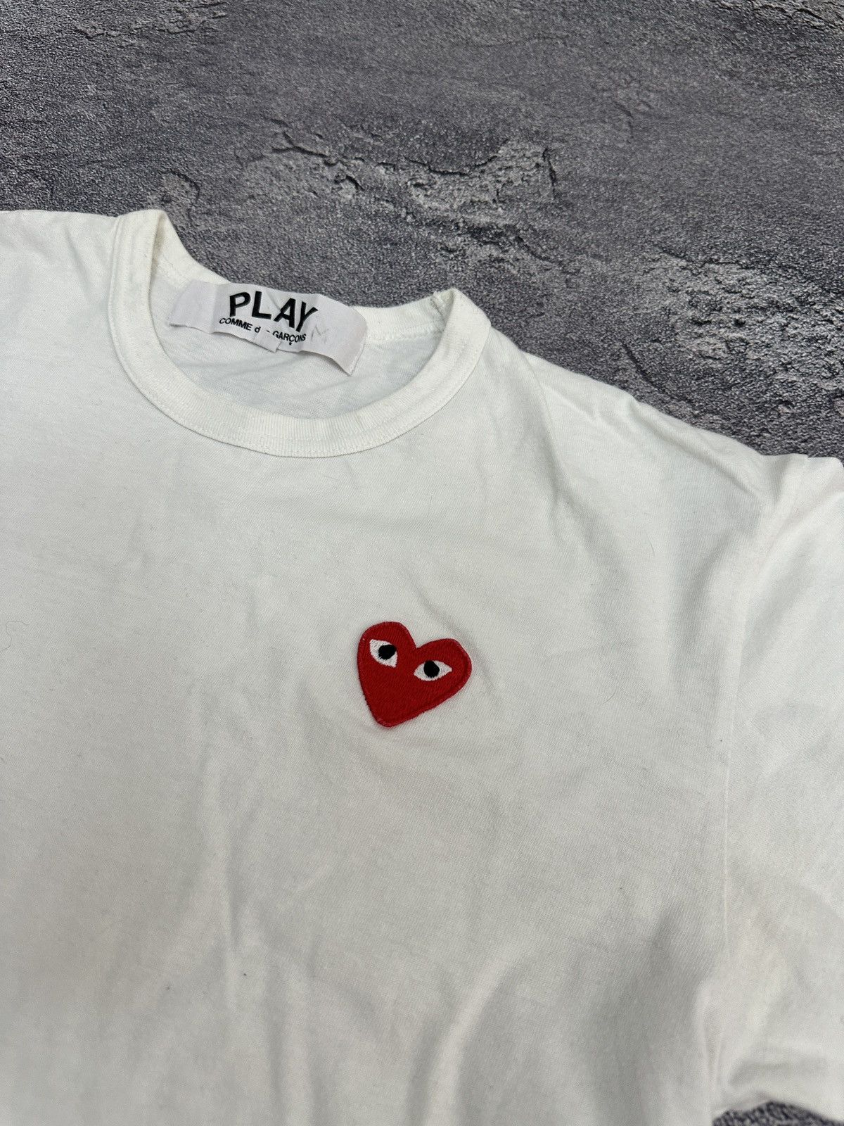 Comme des Garcons PLAY Comme Des Garcons Play Heat Logo White T-Shirt M Size Size US M / EU 48-50 / 2 - 3 Thumbnail