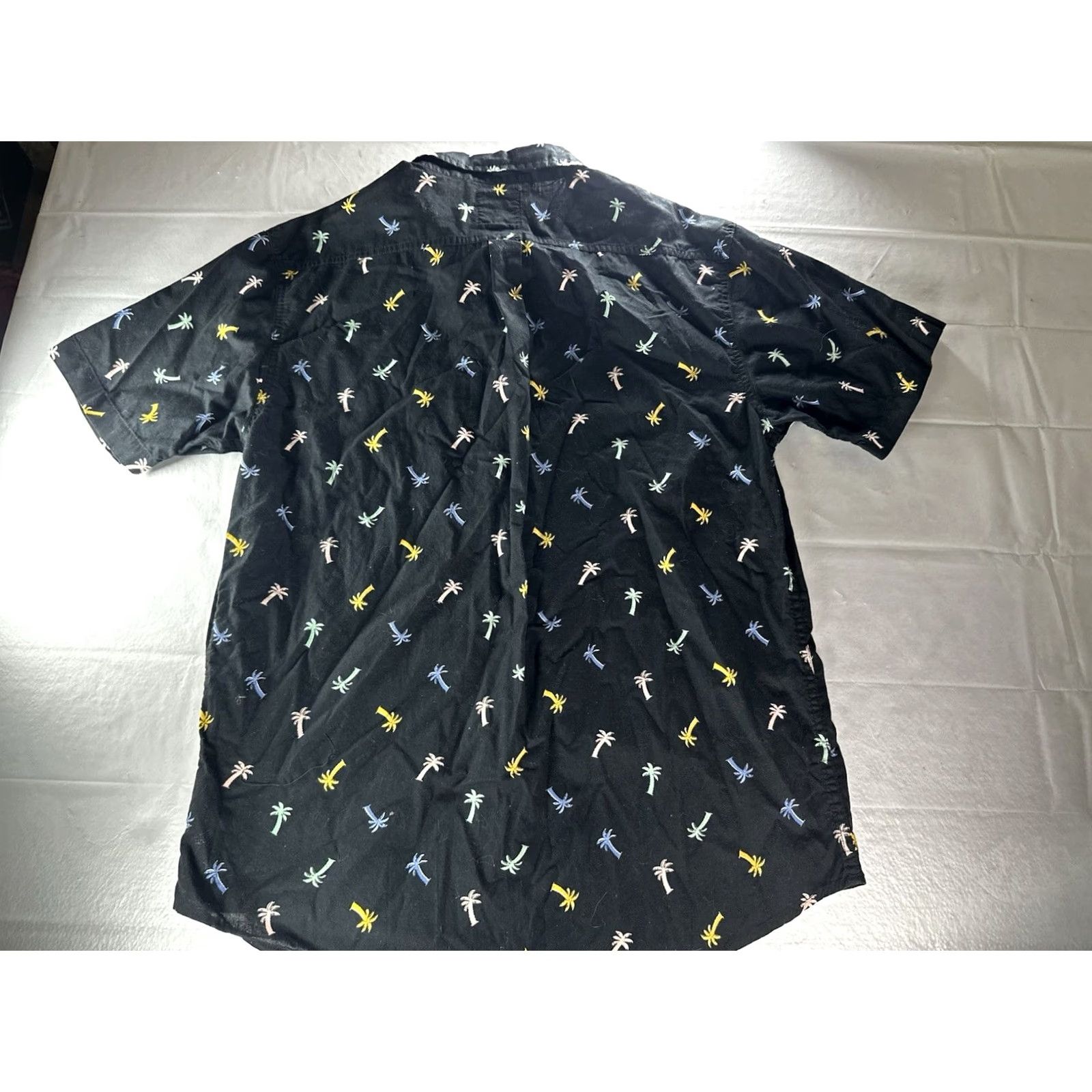 Levi's VINTAGE Levis Mens Button Up Shirt Mens Large Black Palm Trees AOP Tropical Surfwear Size US L / EU 52-54 / 3 - 6 Thumbnail