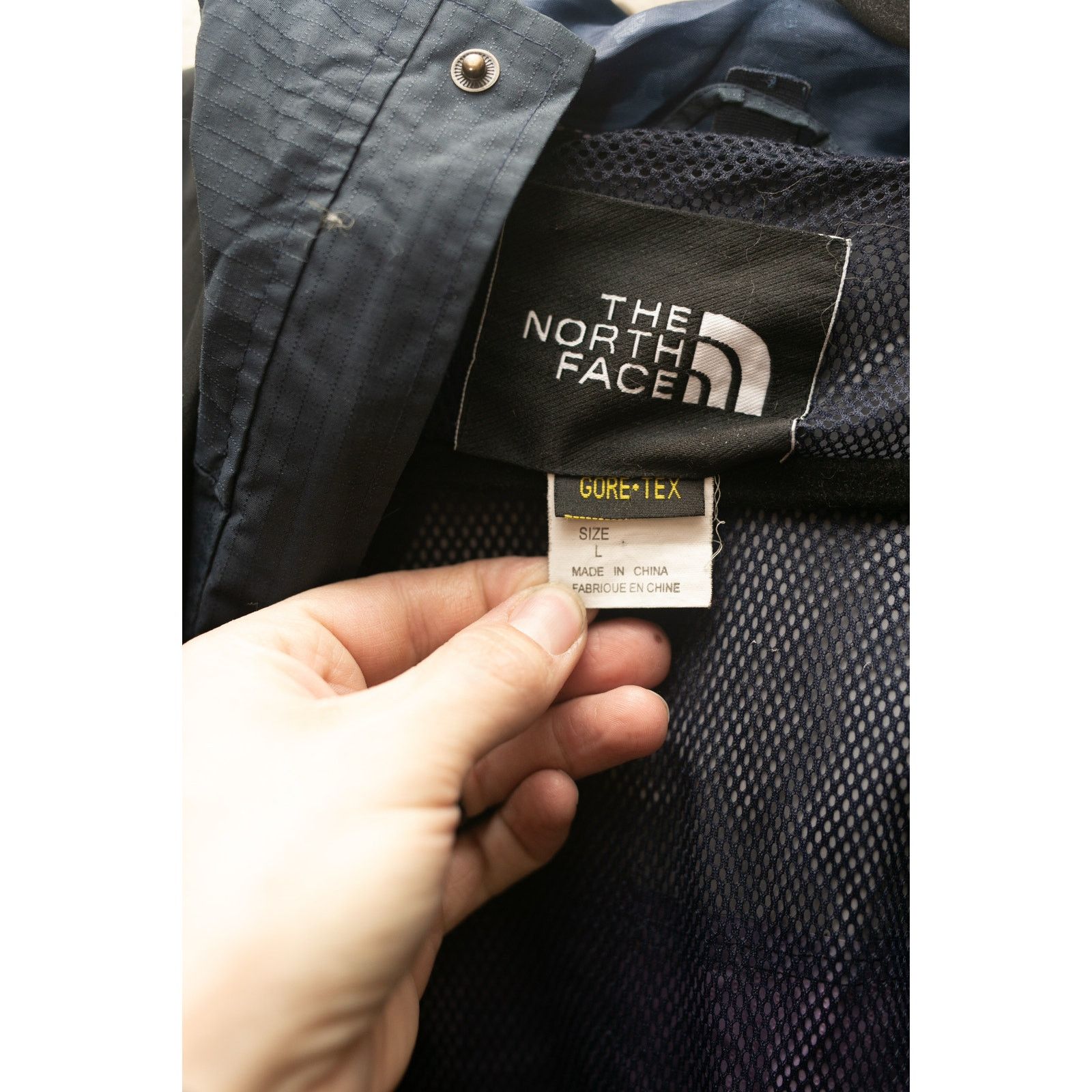The North Face VTG 90s The North Face Mountain Light GORE-TEX Jacket Size L Size US L / EU 52-54 / 3 - 5 Thumbnail
