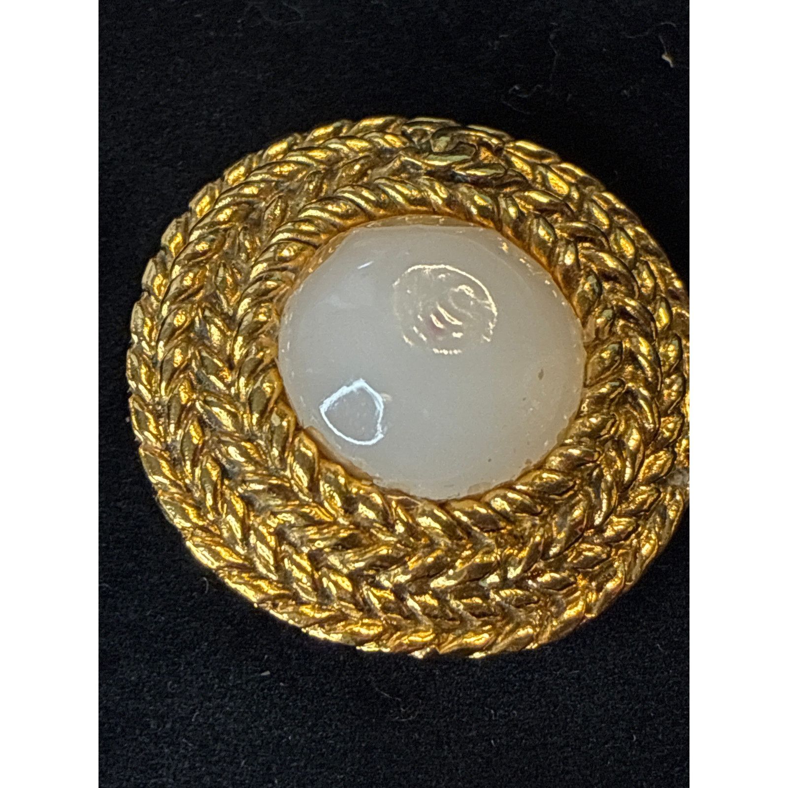 Chanel Chanel Gold Tone Rope Border Clip-On Earrings -as is Size ONE SIZE - 10 Thumbnail
