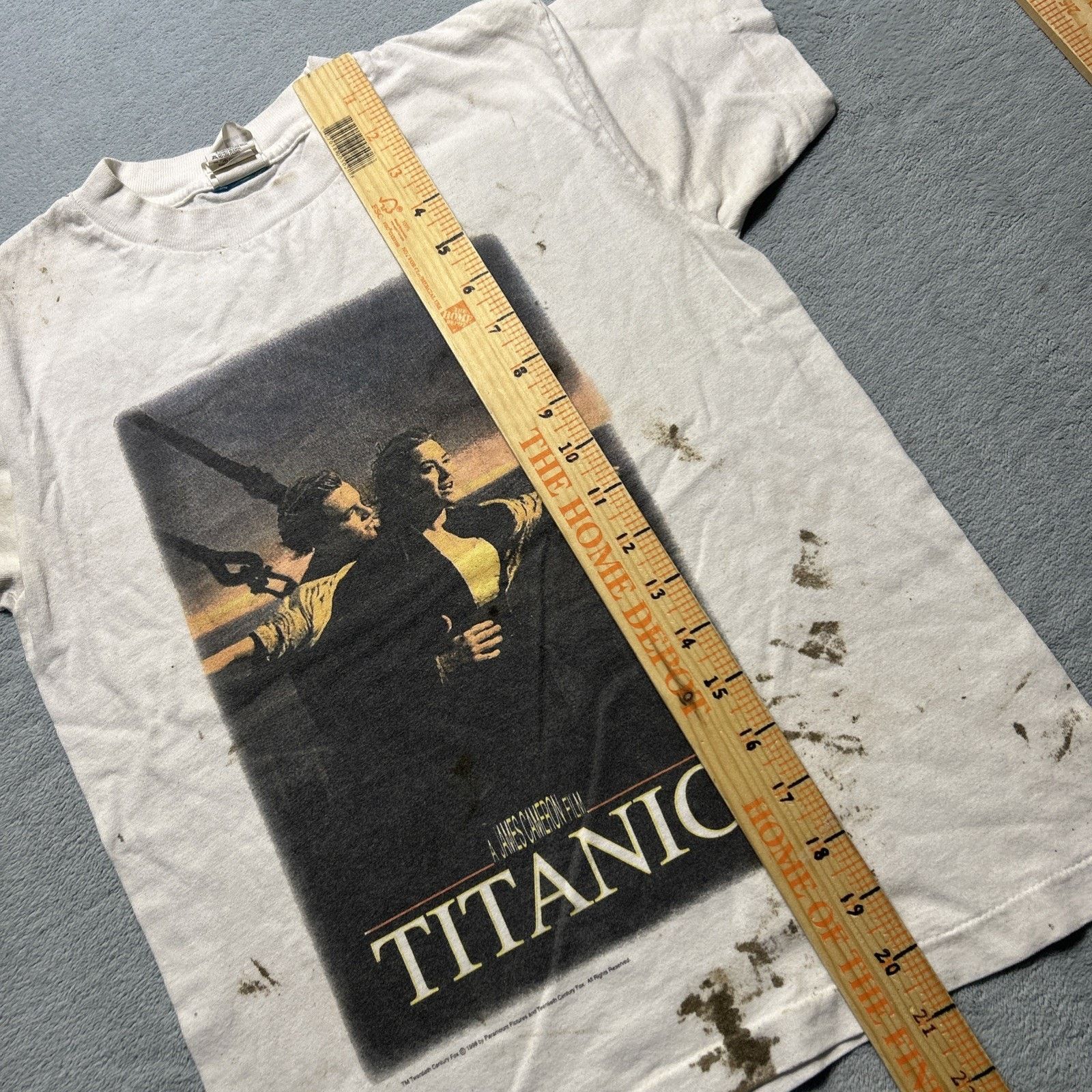 Gildan 98 Titanic Shirt Boys Youth 10/12 Med 15.5x21 Single Stitch Size US M / EU 48-50 / 2 - 14 Thumbnail