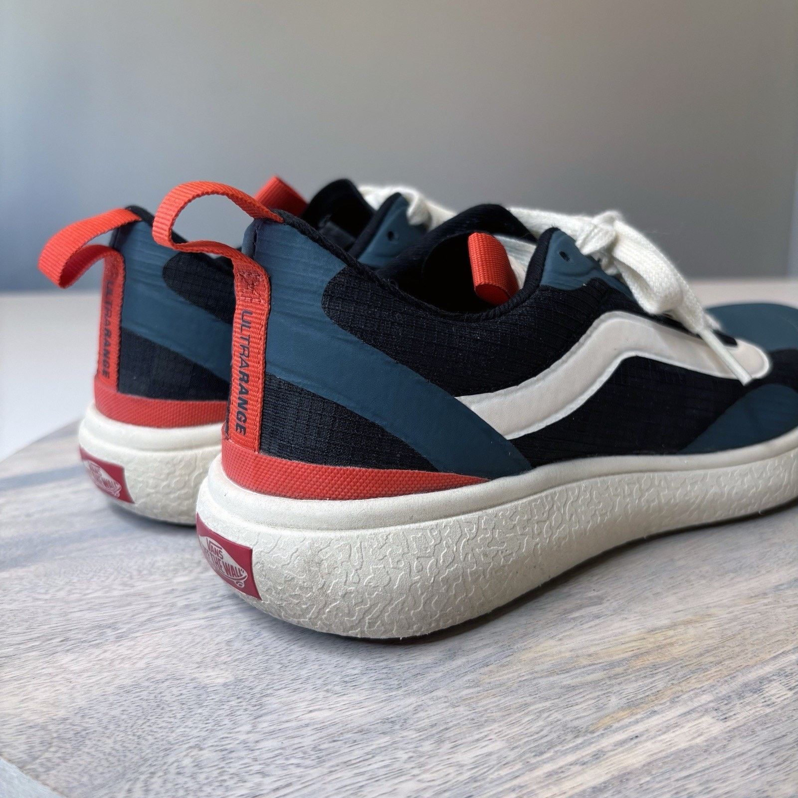 Vans Vans UltraRange Exo Blue White Black Sneakers Unisex M7 W8.5 Size US 7 / EU 40 - 7 Thumbnail