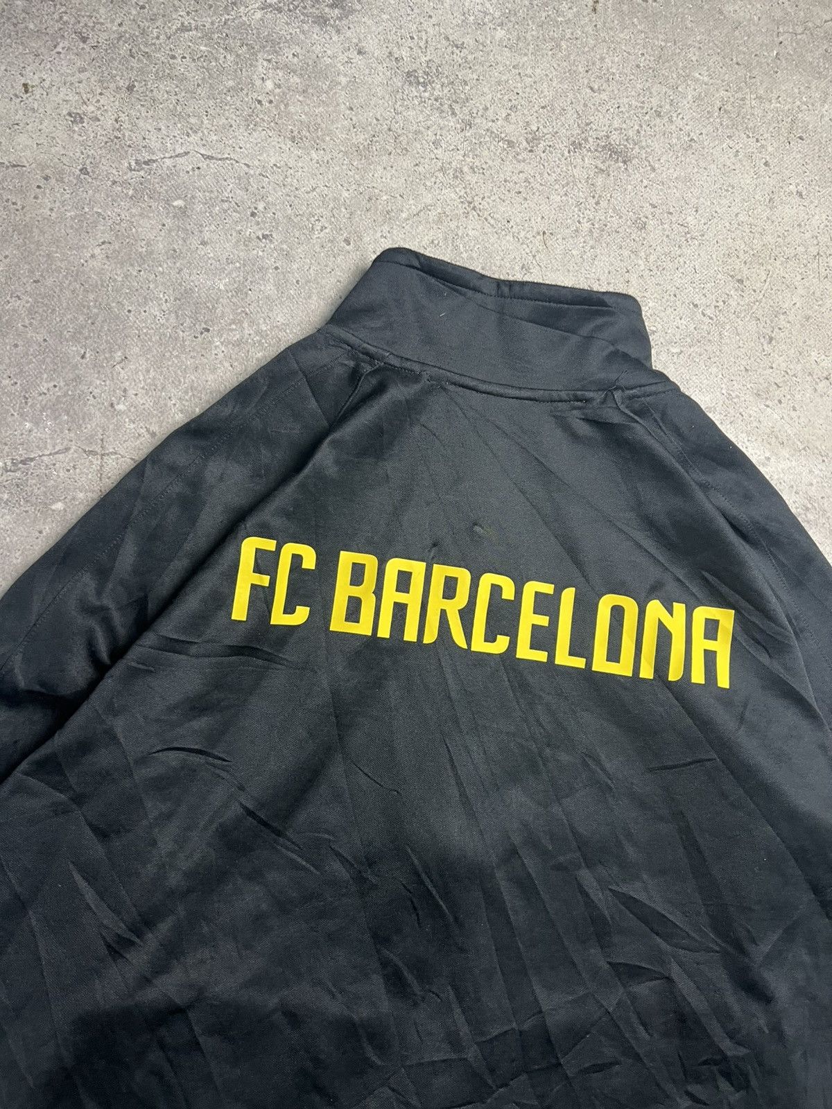 Nike Vintage Nike Barcelona track jacket size L Size US L / EU 52-54 / 3 - 6 Thumbnail