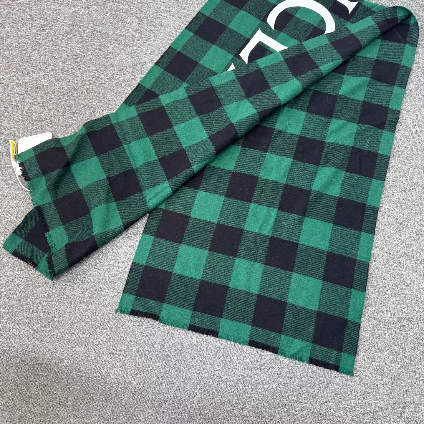 Moncler Moncler logo check cashmere oversized scarf new with tags Size ONE SIZE - 5 Thumbnail