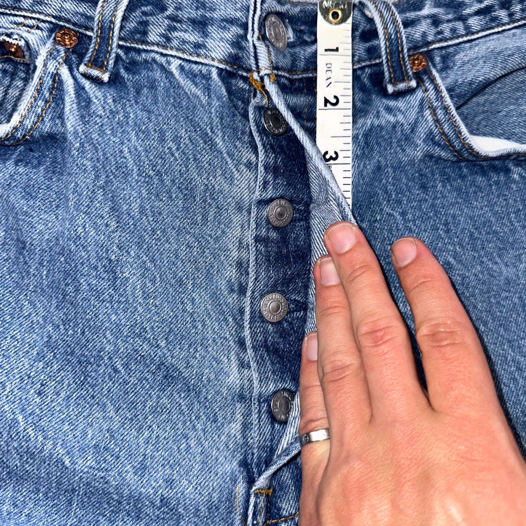 Levi's VINTAGE Levi's 501 Jeans Men 35x34 Light Wash Denim Straight Leg 90s USA Size US 35 - 7 Thumbnail