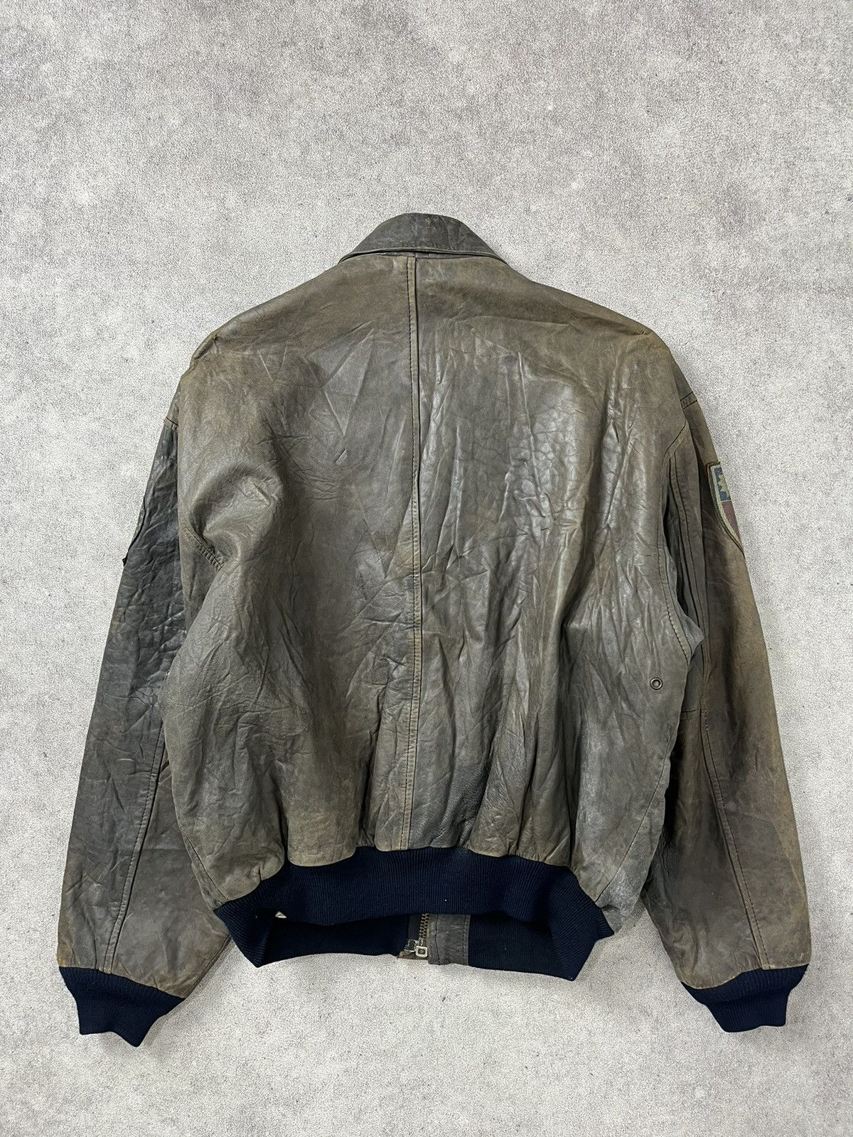 Avirex AVIREX type A-2 topgun 80’s distressed leather flight jacket Size US L / EU 52-54 / 3 - 17 Thumbnail
