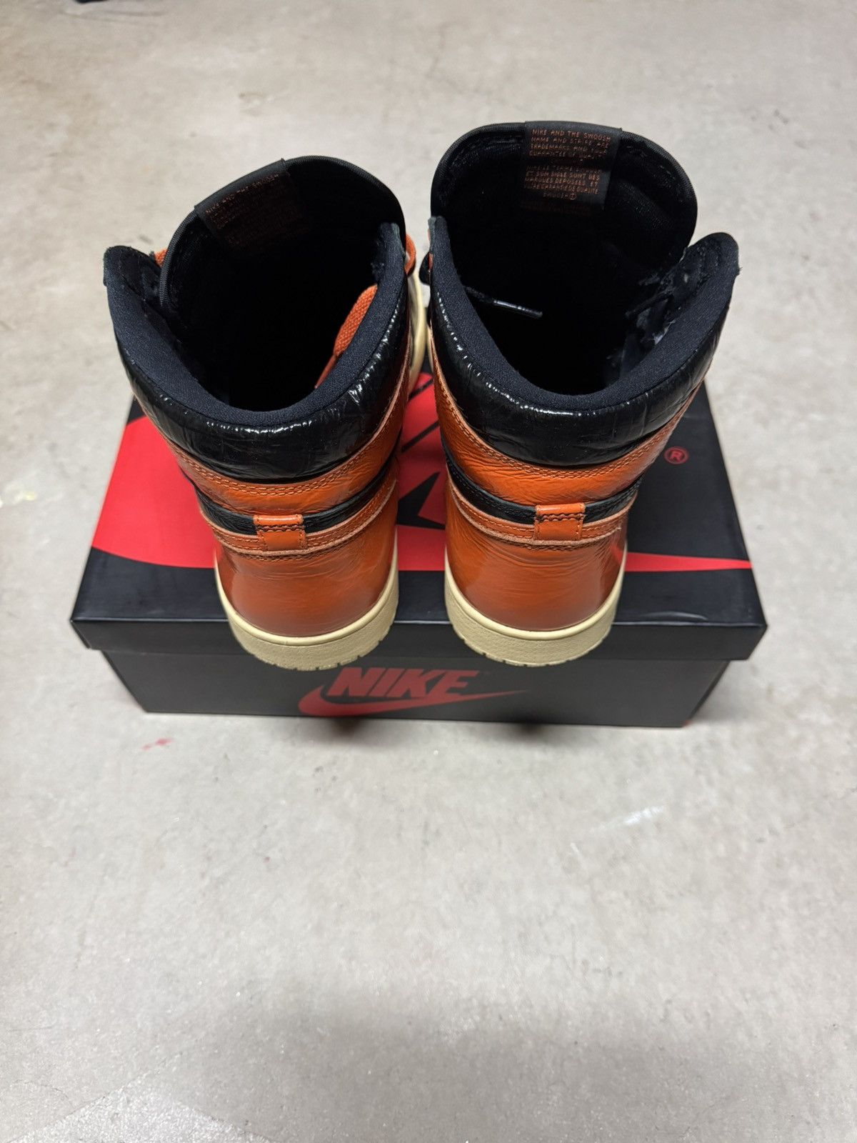 Jordan Brand × Nike Air Jordan 1 Retro High OG 'Shattered Backboard 3.0' Size US 9.5 / EU 42-43 - 6 Thumbnail