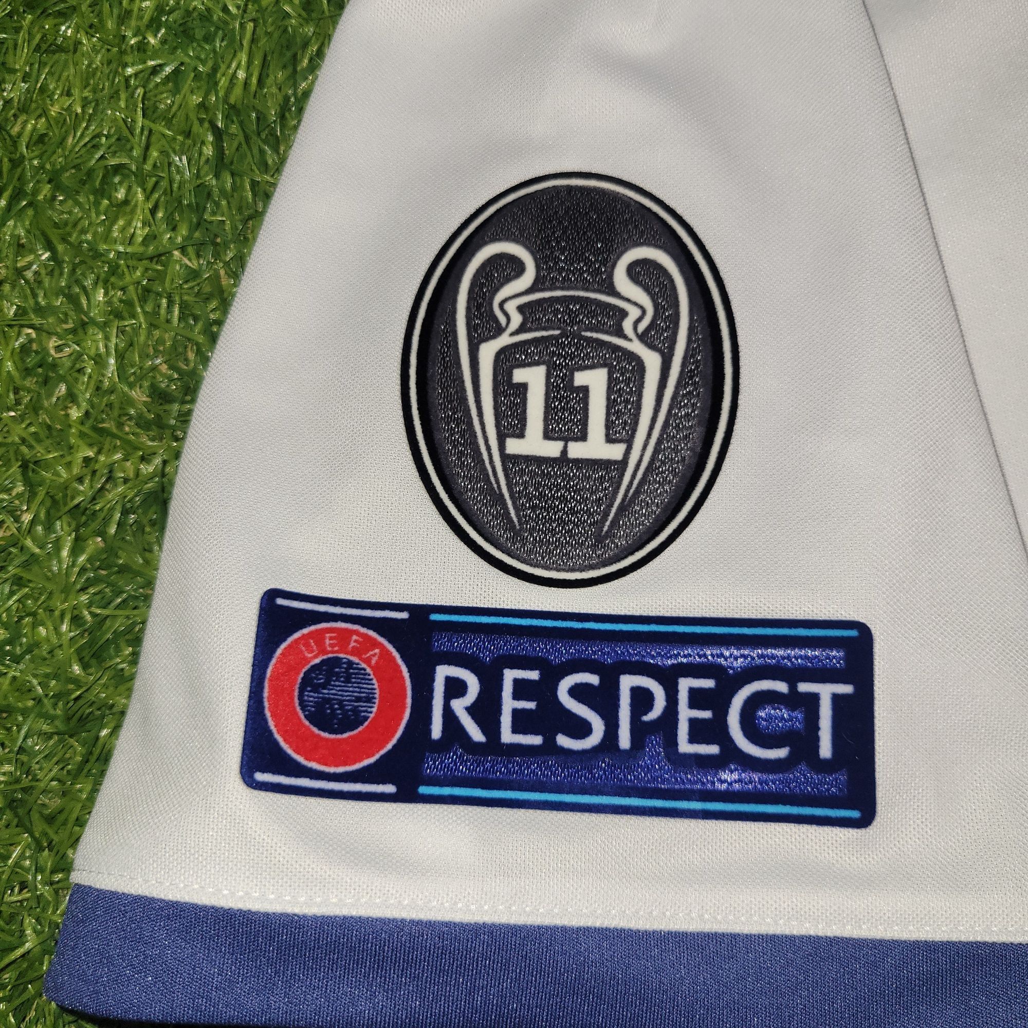 Adidas Cristiano Ronaldo Real Madrid 2016 2017 Soccer Jersey L Size US L / EU 52-54 / 3 - 6 Thumbnail