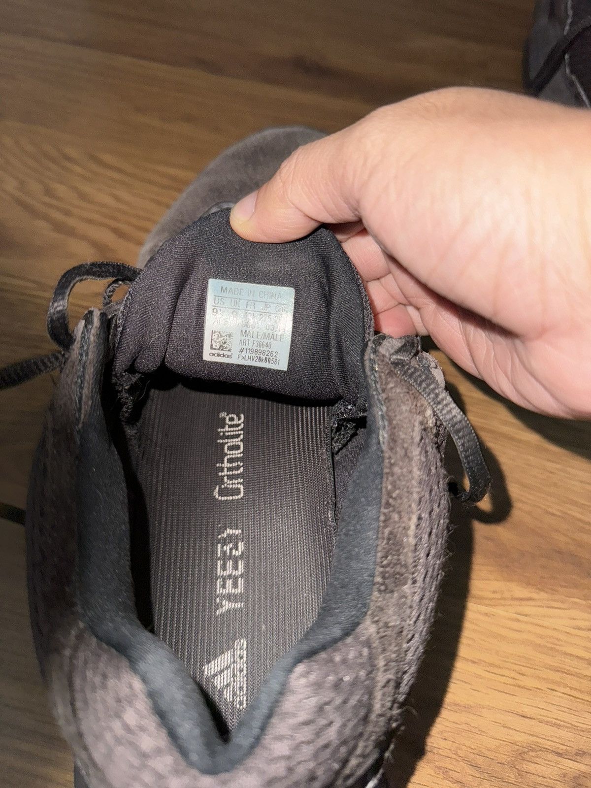 Adidas Yeezy 500 utility black sz 9.5 Size US 9.5 / EU 42-43 - 5 Thumbnail