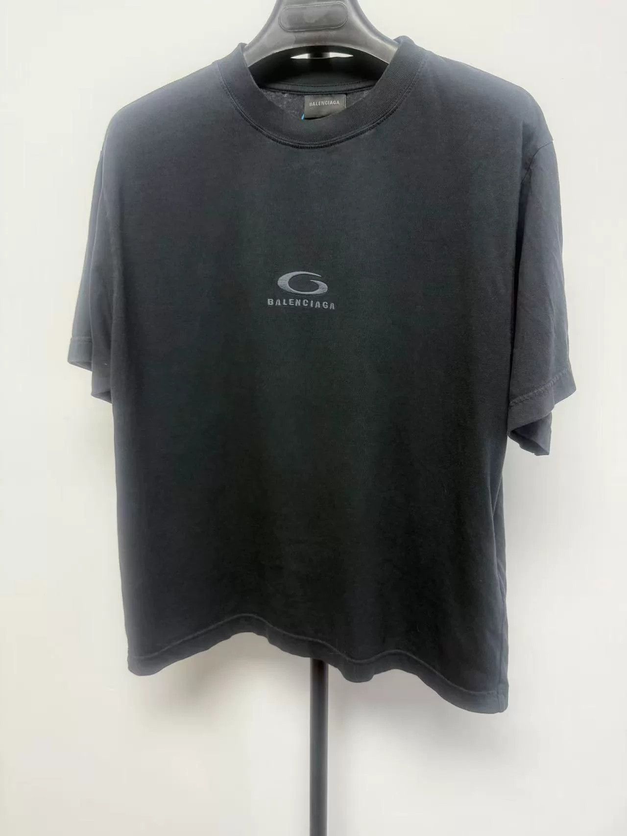Balenciaga Balenciaga Embroidered Cotton Crew Neck T-Shirt Size US S / EU 44-46 / 1 - 1 Thumbnail
