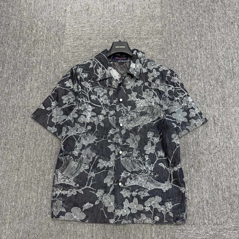 Louis Vuitton Louis Vuitton Floral embroidered denim short sleeves shirt Size US XS / EU 42 / 0 - 1 Thumbnail