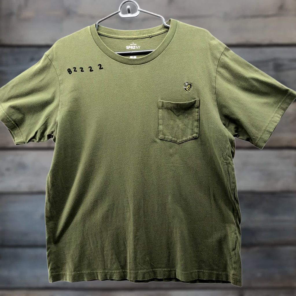 Uniqlo VINTAGE Uniqlo SPRZ NY Jason Polan Pocket Tee Mens L Green Bee Embroidered T-Shirt Size US L / EU 52-54 / 3 - 1 Thumbnail