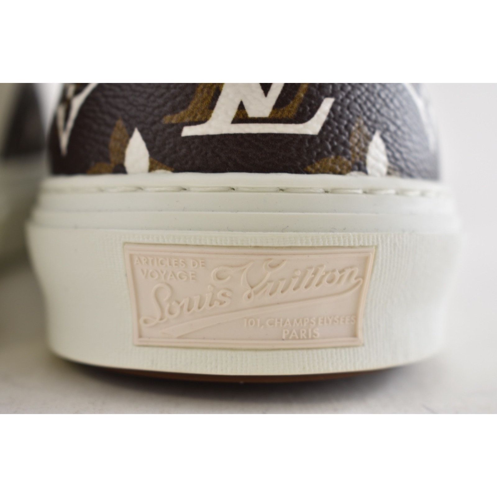Louis Vuitton Louis Vuitton Trocadero Richelieu White Monogram Logo Low Size US 10 / EU 43 - 13 Thumbnail