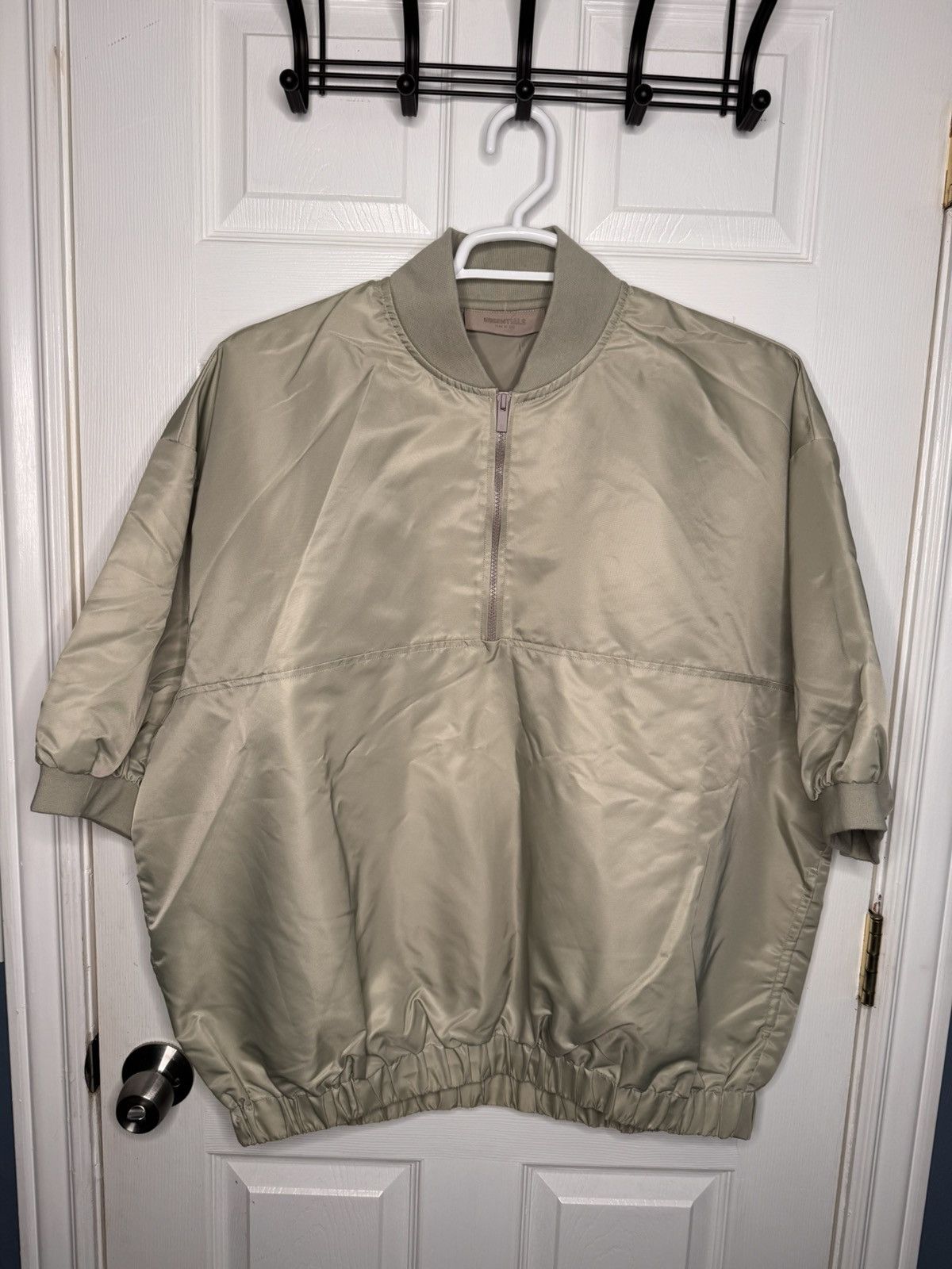Fear of God Fear of God ESSENTIALS Nylon 1/4 Zip Size US XL / EU 56 / 4 - 4 Thumbnail